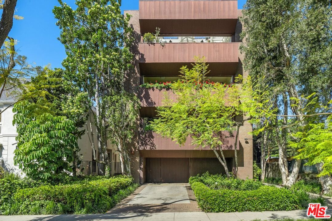 Beverly Hills, California, 90210, United States, 2 Bedrooms Bedrooms, ,3 BathroomsBathrooms,Residential,For Sale,1766726