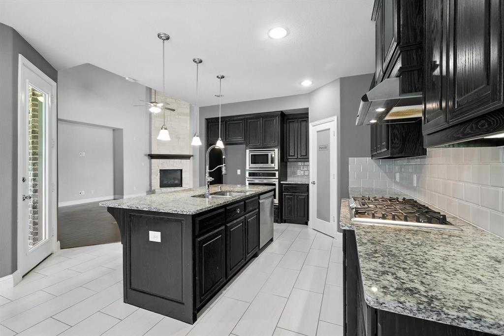 Little Elm, Texas, 75068, United States, 4 Bedrooms Bedrooms, ,5 BathroomsBathrooms,Residential,For Sale,1982931