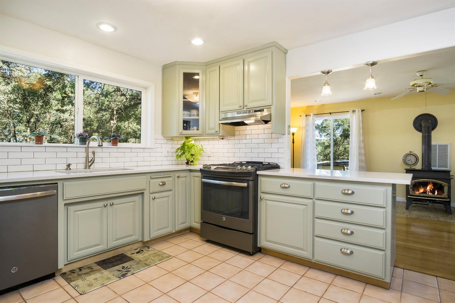 Oregon House, California, 95962, United States, 4 Bedrooms Bedrooms, ,3 BathroomsBathrooms,Residential,For Sale,1976473