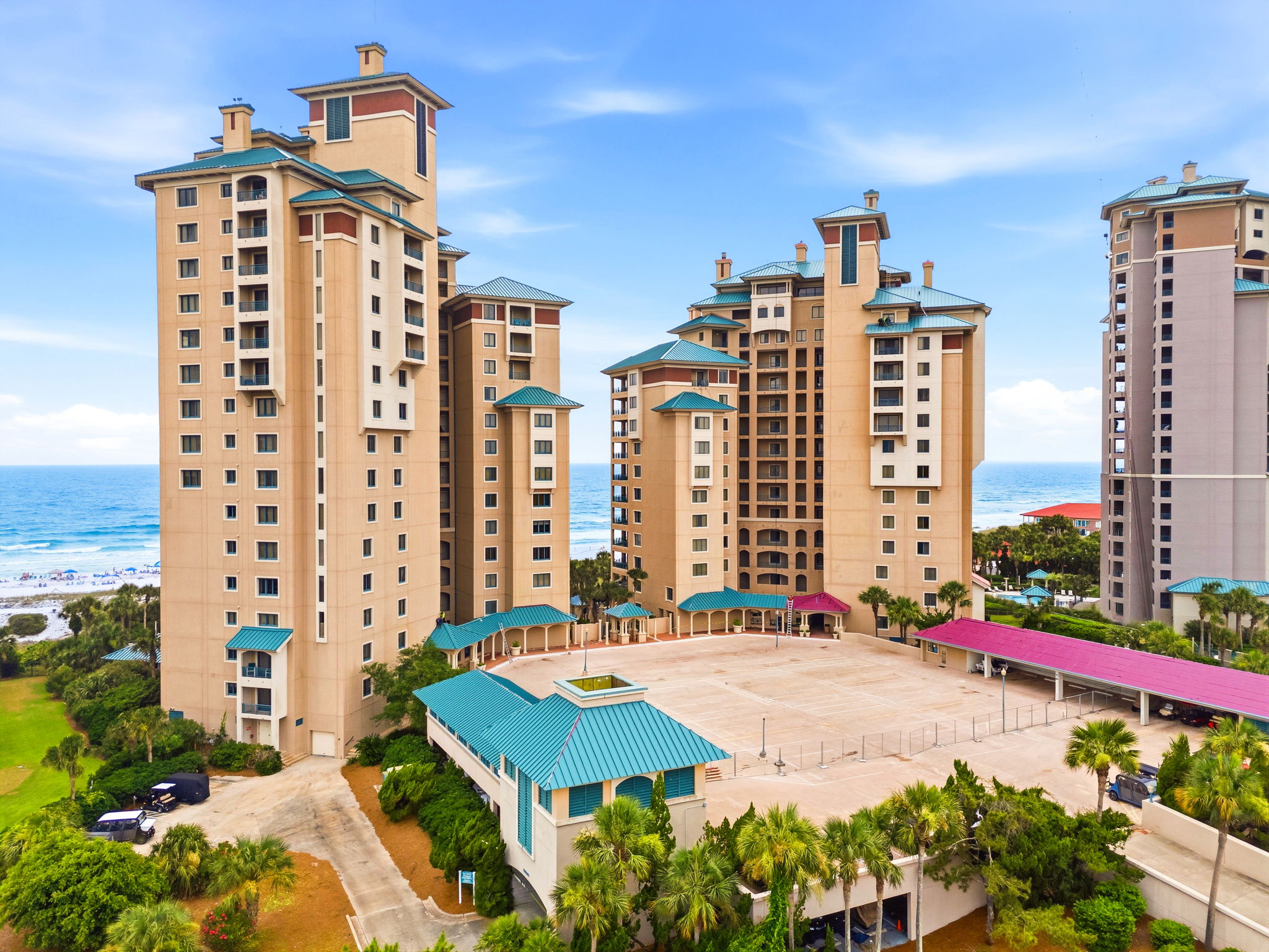  Gulf-Front Condominium with Panoramic Views and Renovation Potential - 物件實景