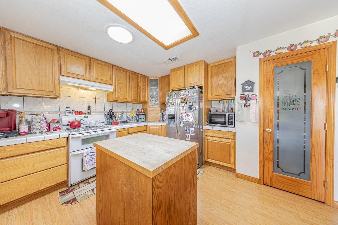 Raymond, California, 93653, United States, 4 Bedrooms Bedrooms, ,3 BathroomsBathrooms,Residential,For Sale,1976081