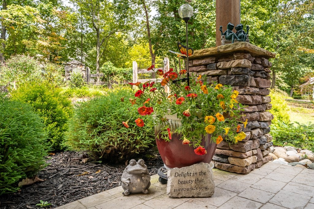 Talking Rock, Georgia, 30175, United States, 3 Bedrooms Bedrooms, ,2 BathroomsBathrooms,Residential,For Sale,1972069