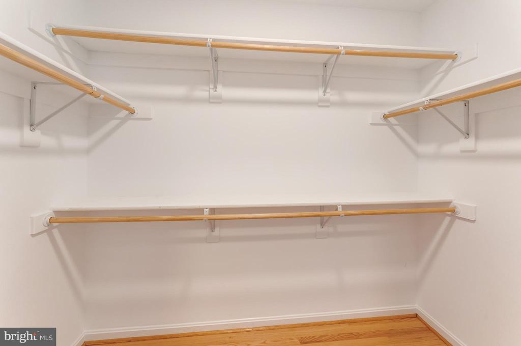 Lorton, Virginia, 22079, United States, 5 Bedrooms Bedrooms, ,4 BathroomsBathrooms,Residential,For Sale,2001485