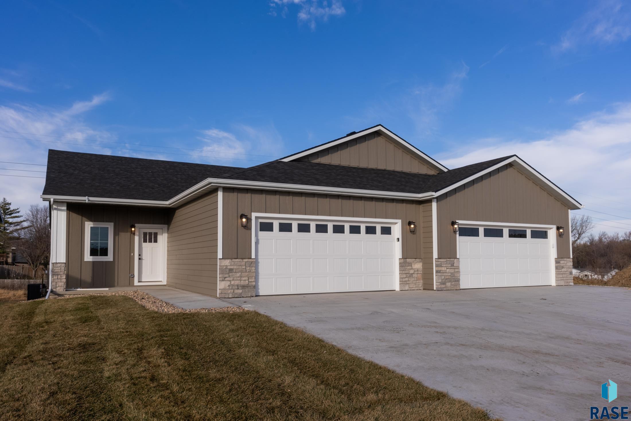 Sioux Falls, South Dakota, 57110, United States, 4 Bedrooms Bedrooms, ,2 BathroomsBathrooms,Residential,For Sale,1834808