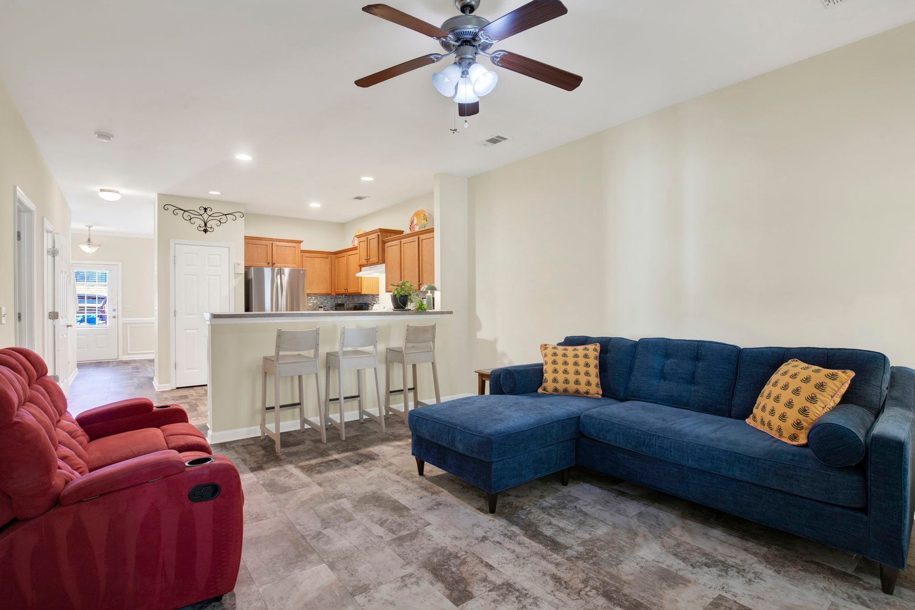  Townhouse is Perfect Blend of Comfort, Functionality and Charm - 物件實景