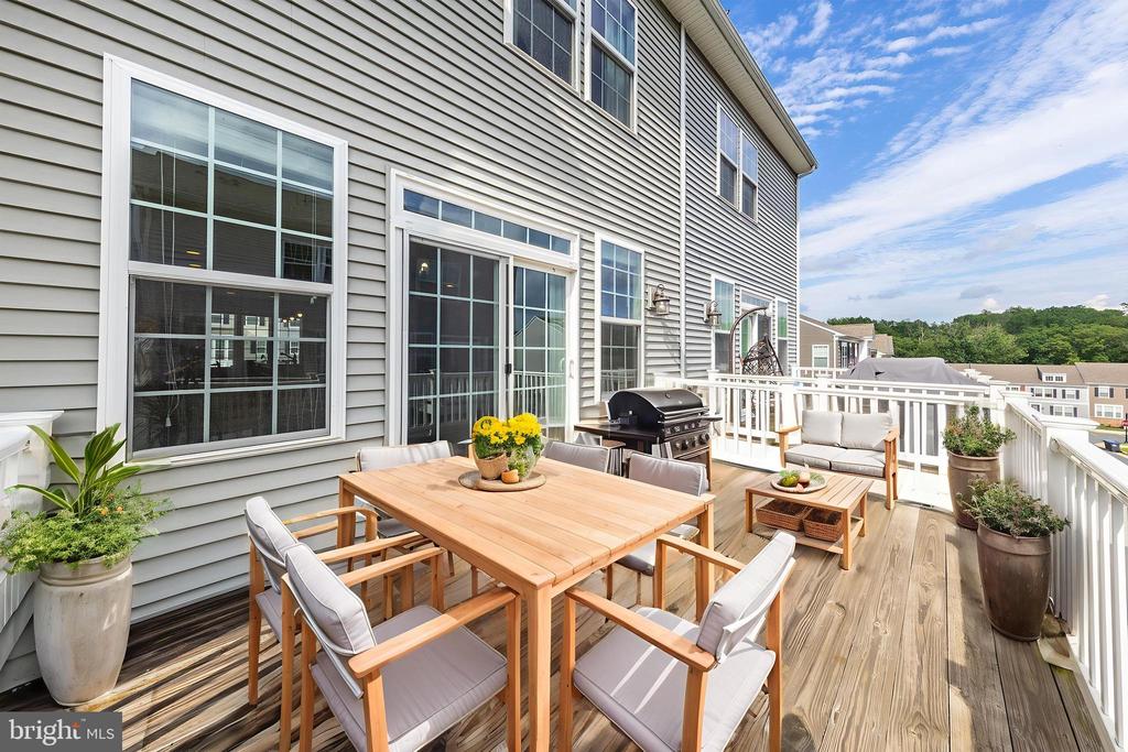 Haymarket, Virginia, 20169, United States, 3 Bedrooms Bedrooms, ,4 BathroomsBathrooms,Residential,For Sale,1904244