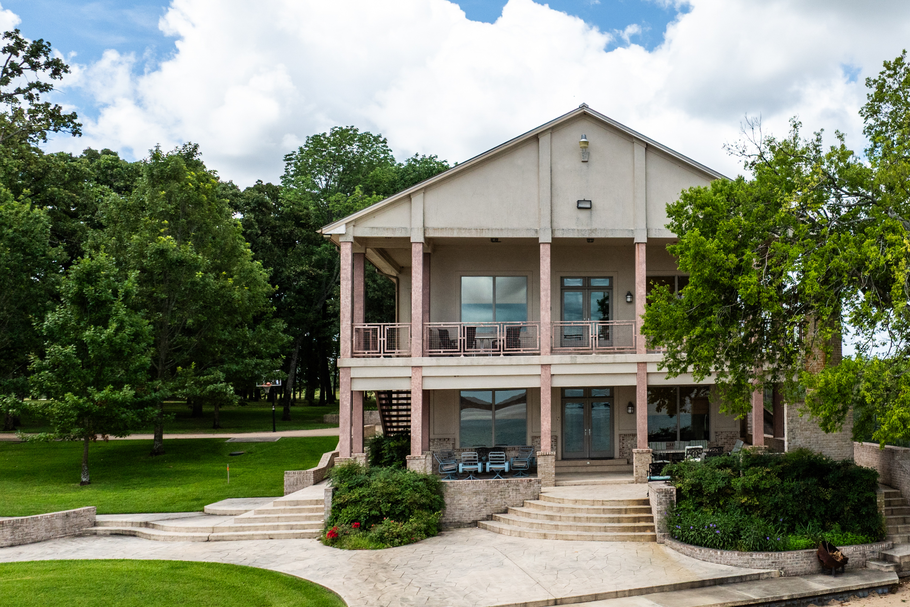  Waterfront Compound on 3.746 Acres at Cedar Creek Lake - 物件實景