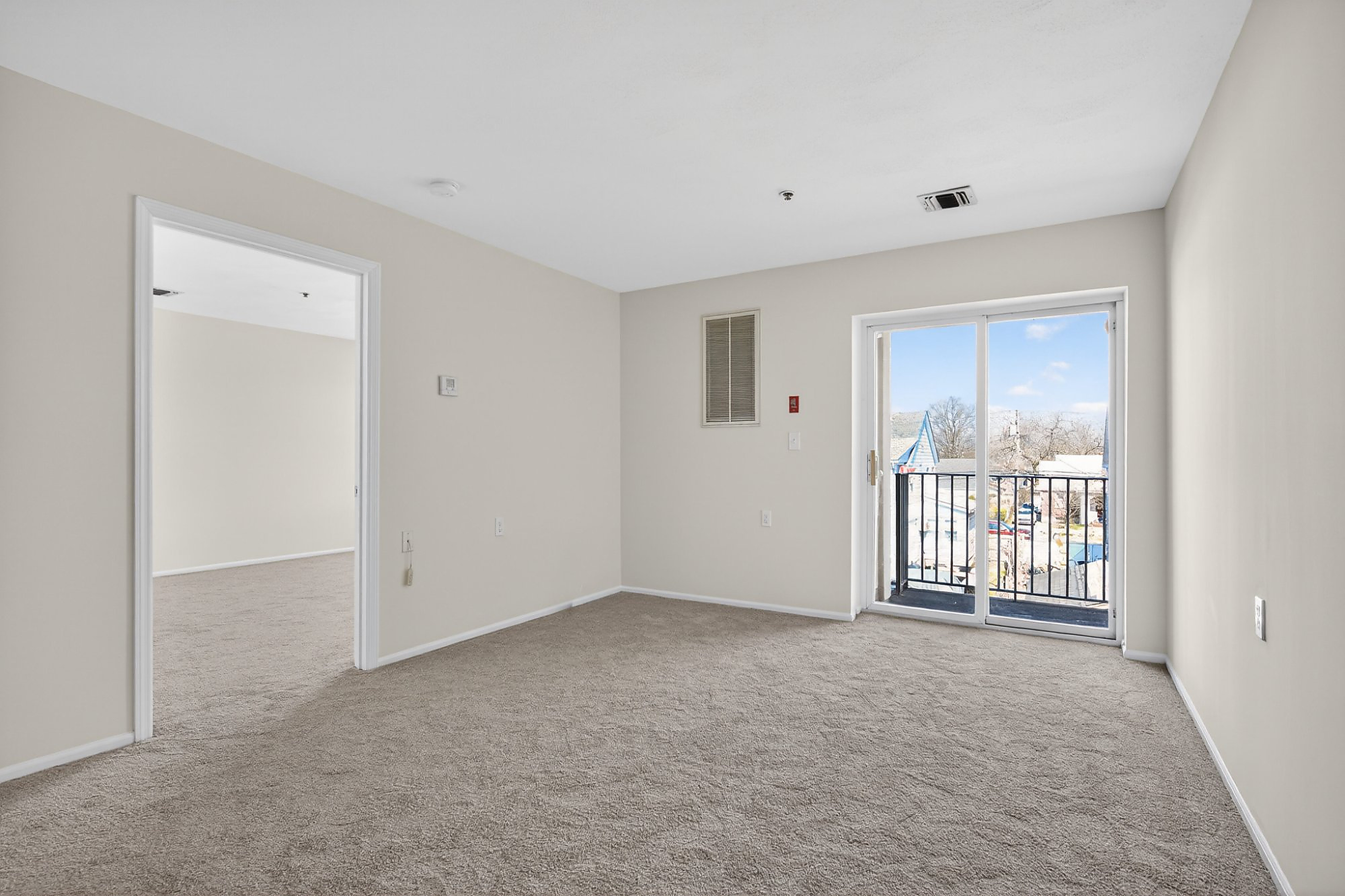  54 School Street, Westbury, NY, 11590 - 物件實景