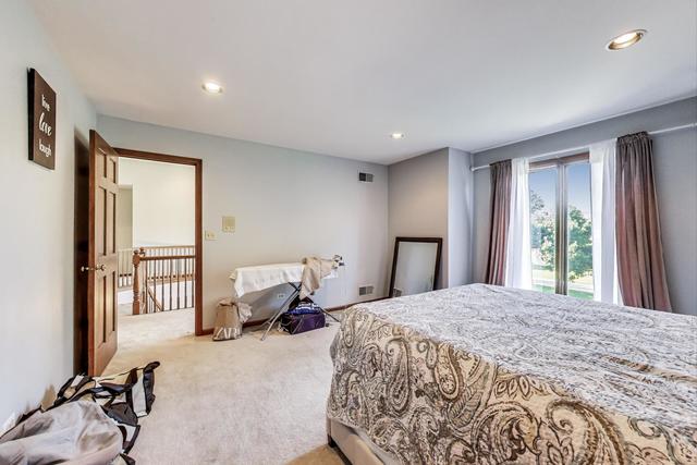 Barrington, Illinois, 60010, United States, 5 Bedrooms Bedrooms, ,6 BathroomsBathrooms,Residential,For Sale,2048661