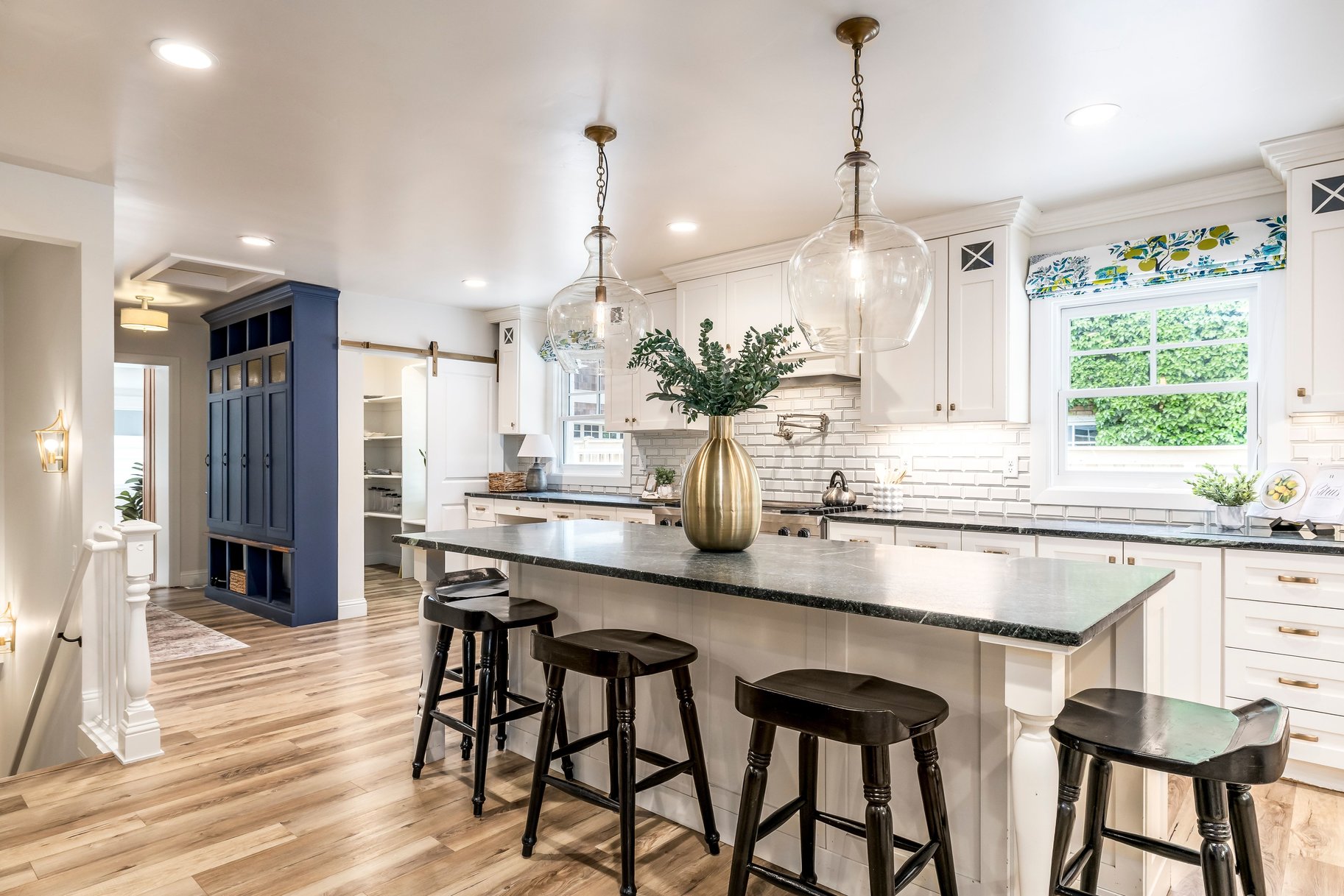  Renovated Country Club Home Designed for Entertaining and Everyday Living - 物件實景