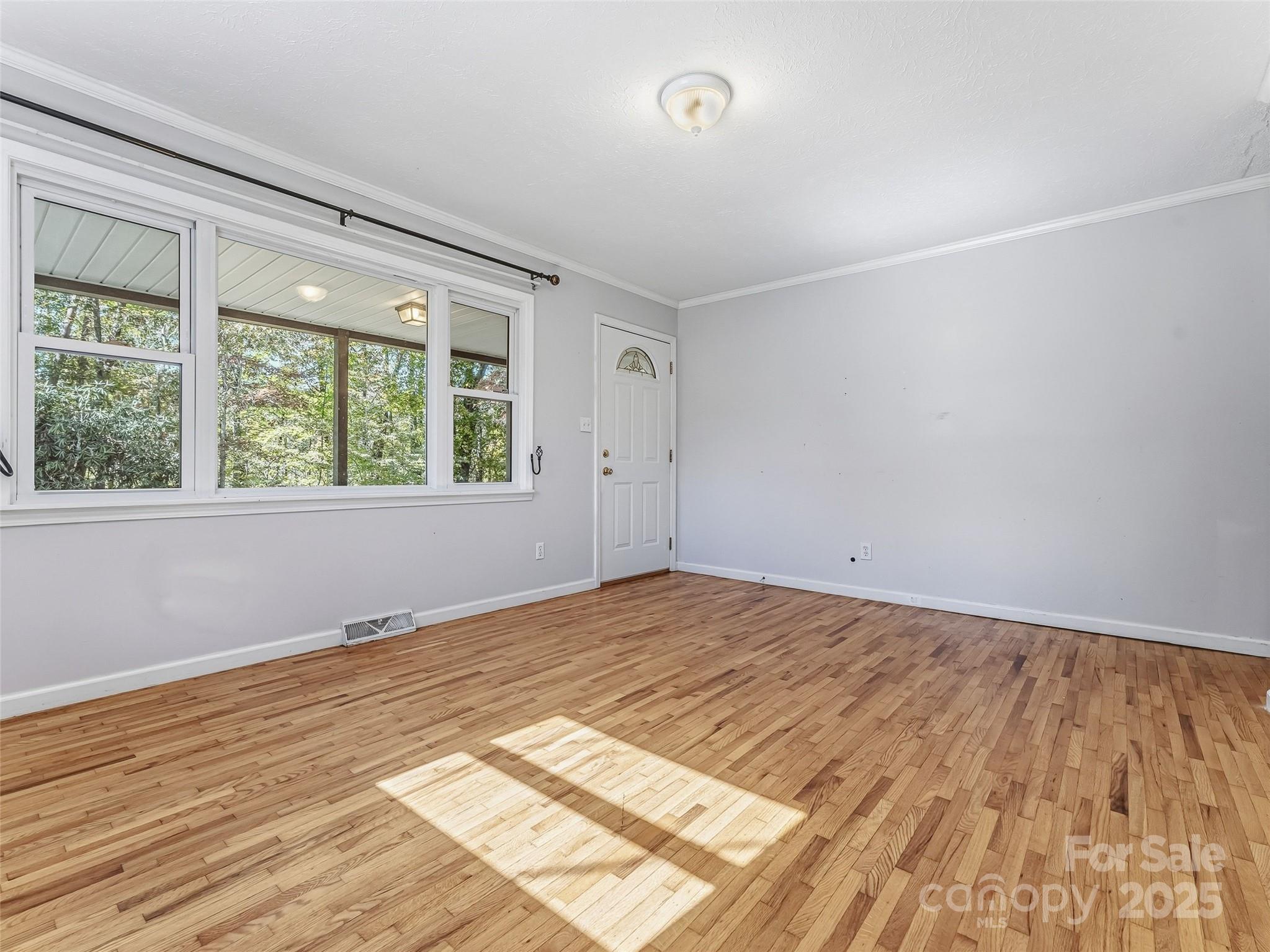 Candler, North Carolina, 28715, United States, 4 Bedrooms Bedrooms, ,3 BathroomsBathrooms,Residential,For Sale,1983385