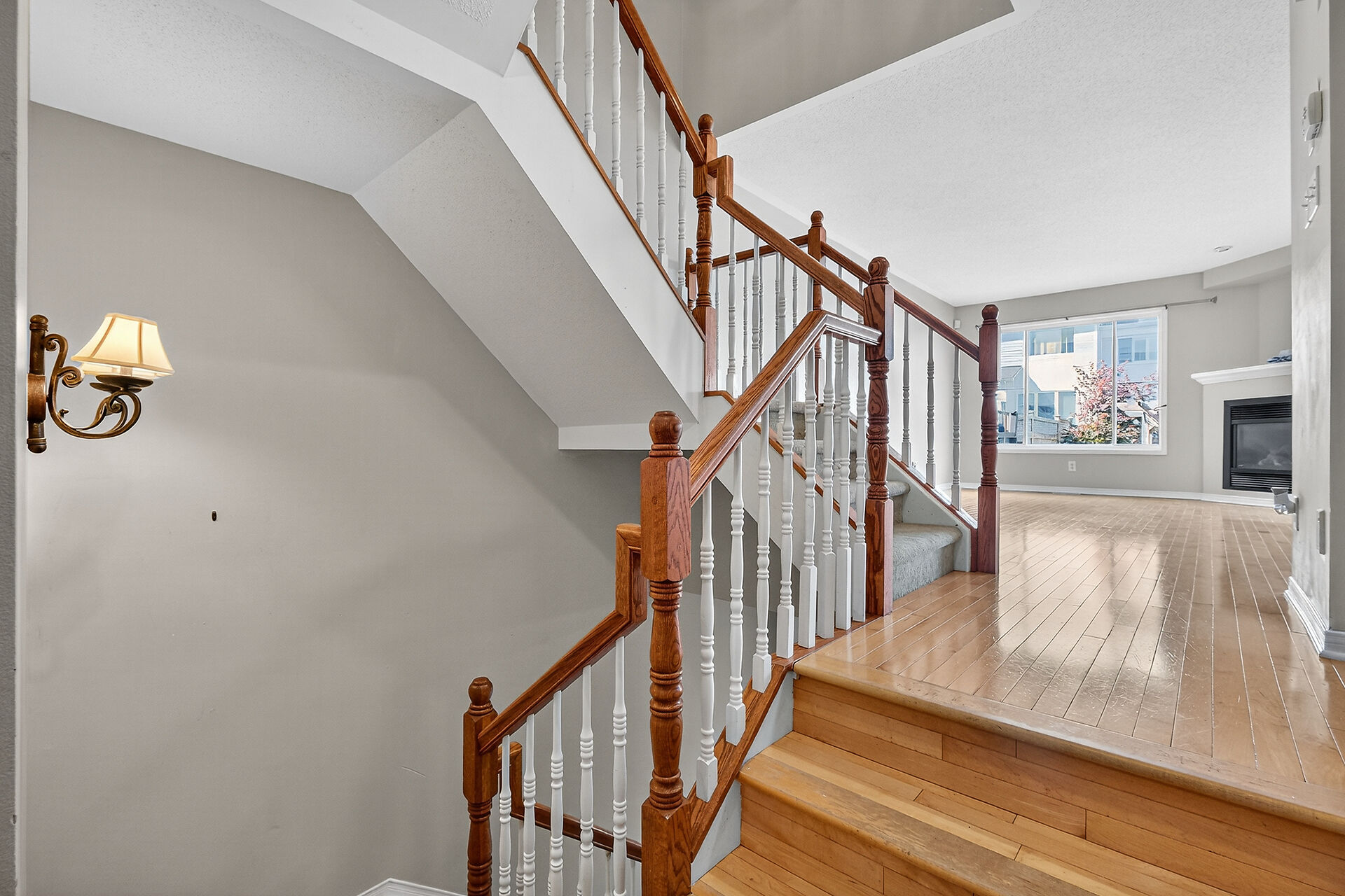 Ottawa, Ontario, K2W1E1, CA, 3 Bedrooms Bedrooms, ,3 BathroomsBathrooms,Residential,For Sale,1995671