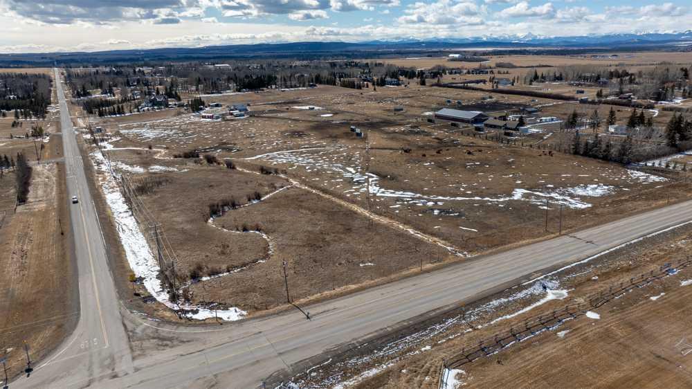 RURAL ROCKY VIEW COUNTY, Alberta, T3Z 2E6, CA, 3 Bedrooms Bedrooms, ,2 BathroomsBathrooms,Residential,For Sale,1839120
