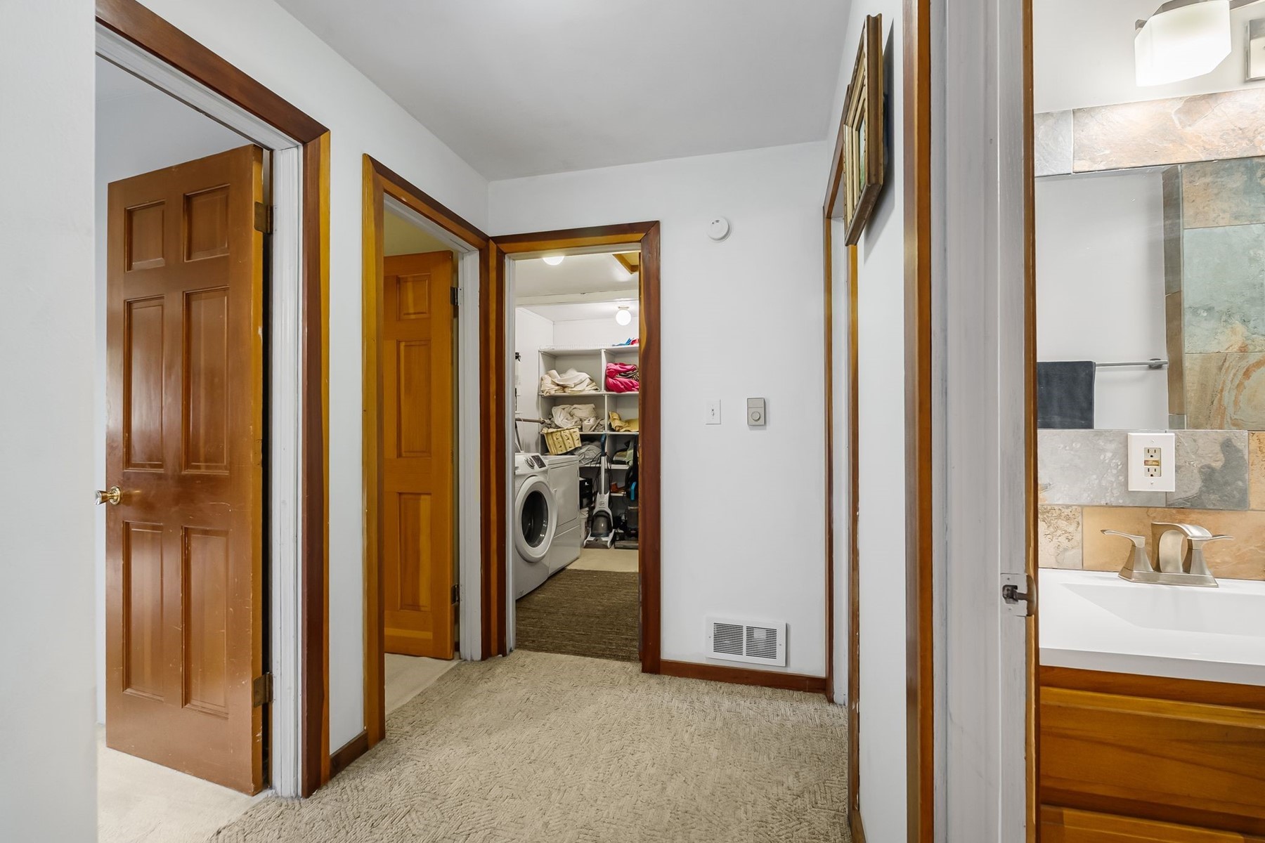  Tree Farm & Home on 6+ Acres - 物件實景