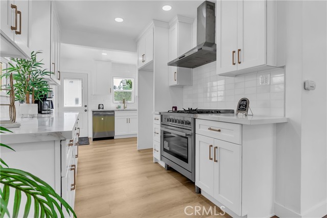 Los Angeles, California, 90032, United States, 4 Bedrooms Bedrooms, ,2 BathroomsBathrooms,Residential,For Sale,1916443