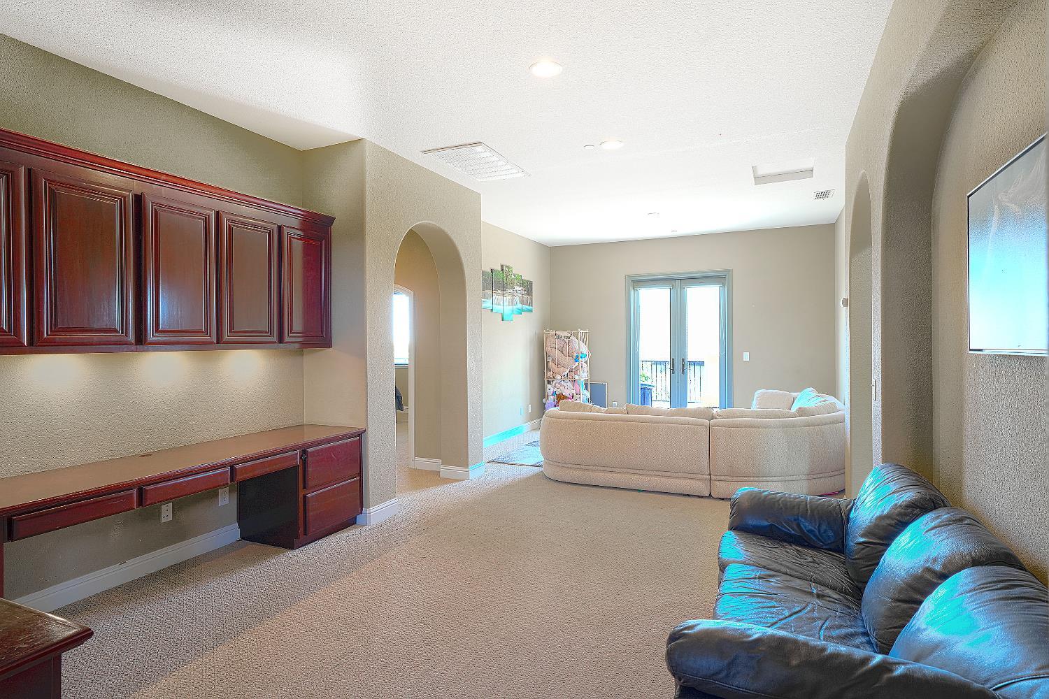 Lincoln, California, 95648, United States, 7 Bedrooms Bedrooms, ,5 BathroomsBathrooms,Residential,For Sale,1984434