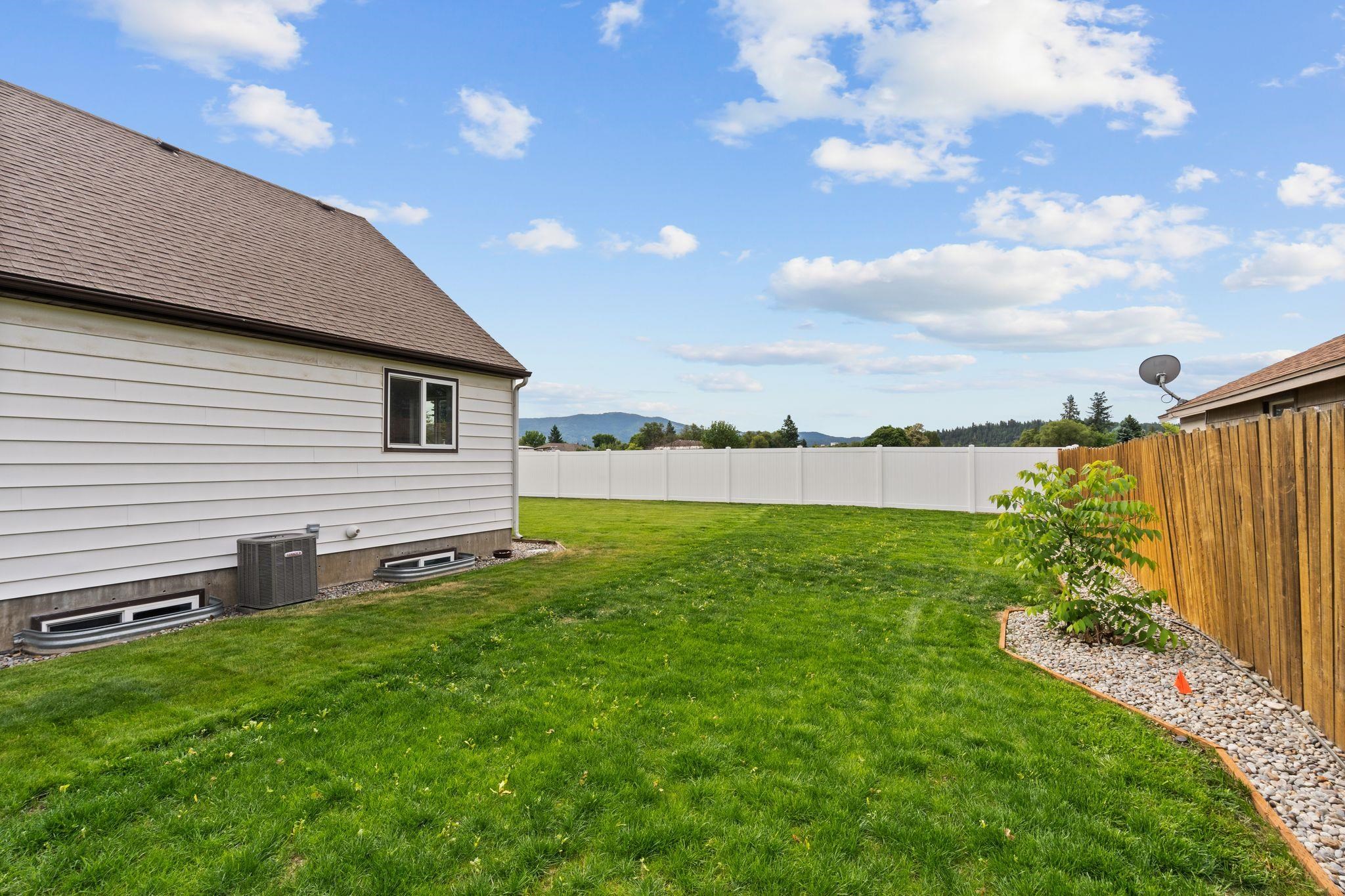Greenacres, Washington, 99016, United States, 5 Bedrooms Bedrooms, ,2 BathroomsBathrooms,Residential,For Sale,1846797