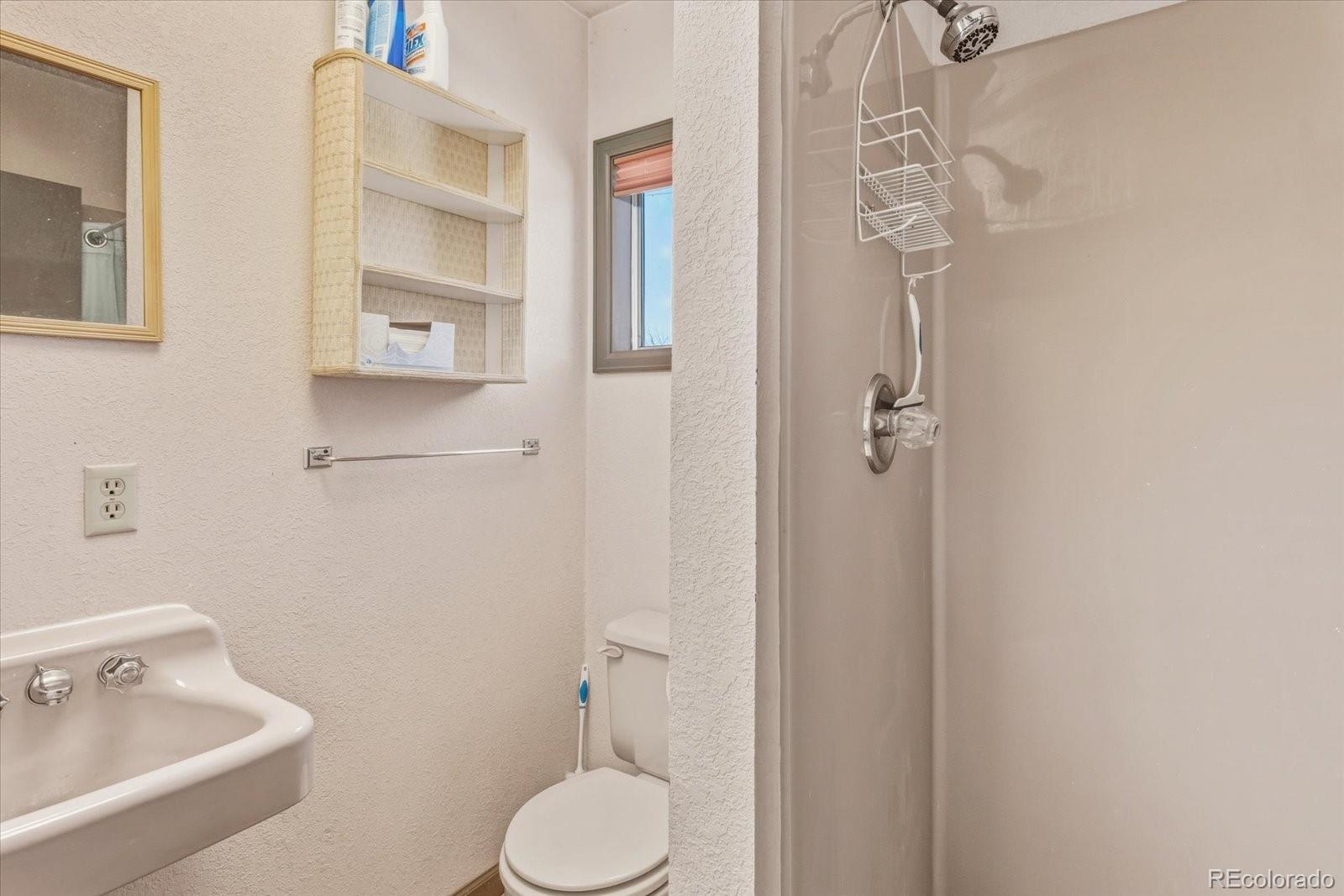 Salida, Colorado, 81201, United States, 2 Bedrooms Bedrooms, ,1 BathroomBathrooms,Residential,For Sale,1998688