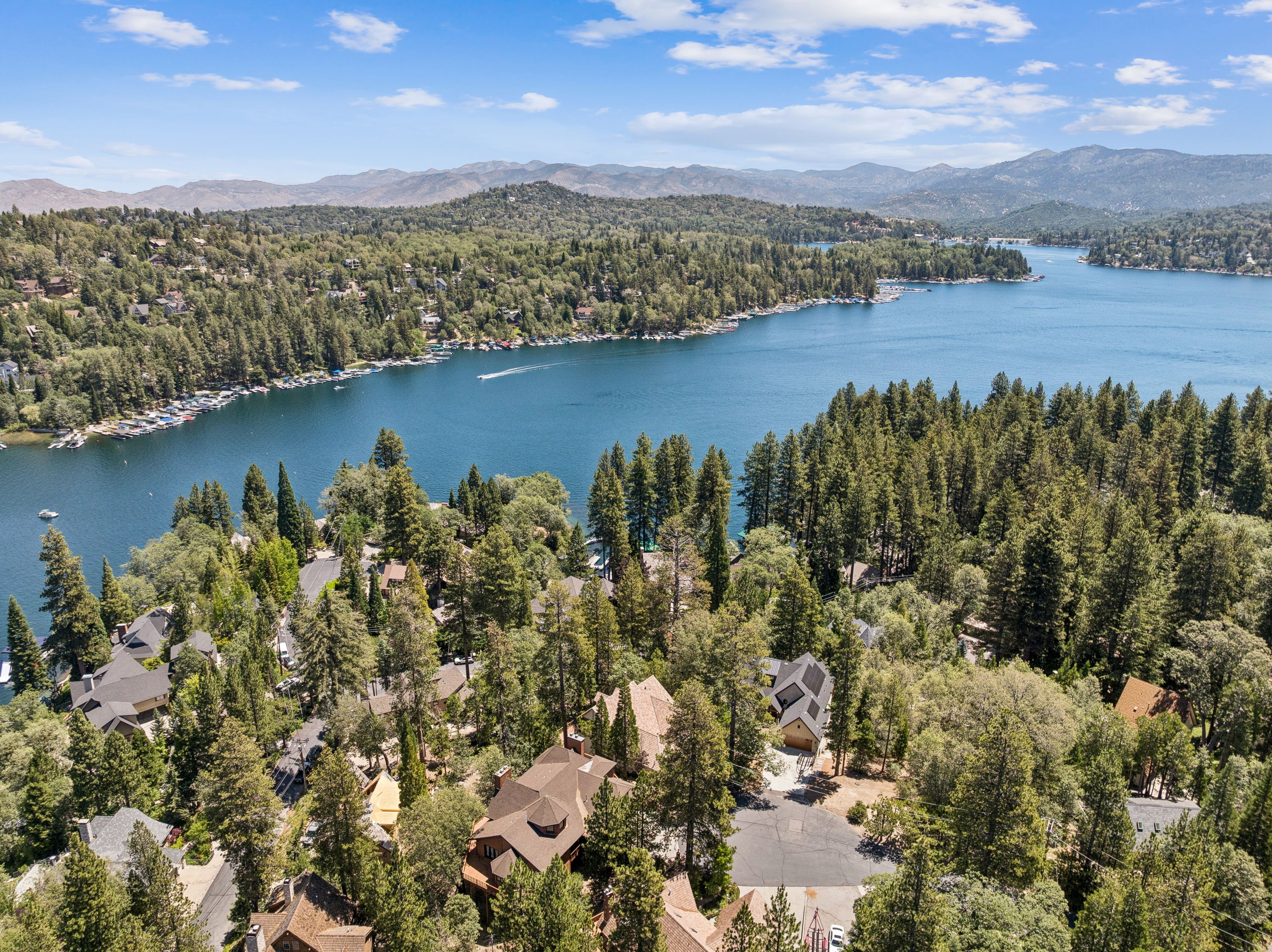  27711 Hamiltair Drive, Lake Arrowhead, CA 92352 - 物件實景