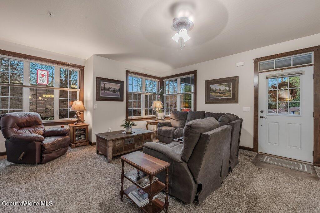 Coeur D'alene, Idaho, 83814, United States, 2 Bedrooms Bedrooms, ,Residential,For Sale,1998206