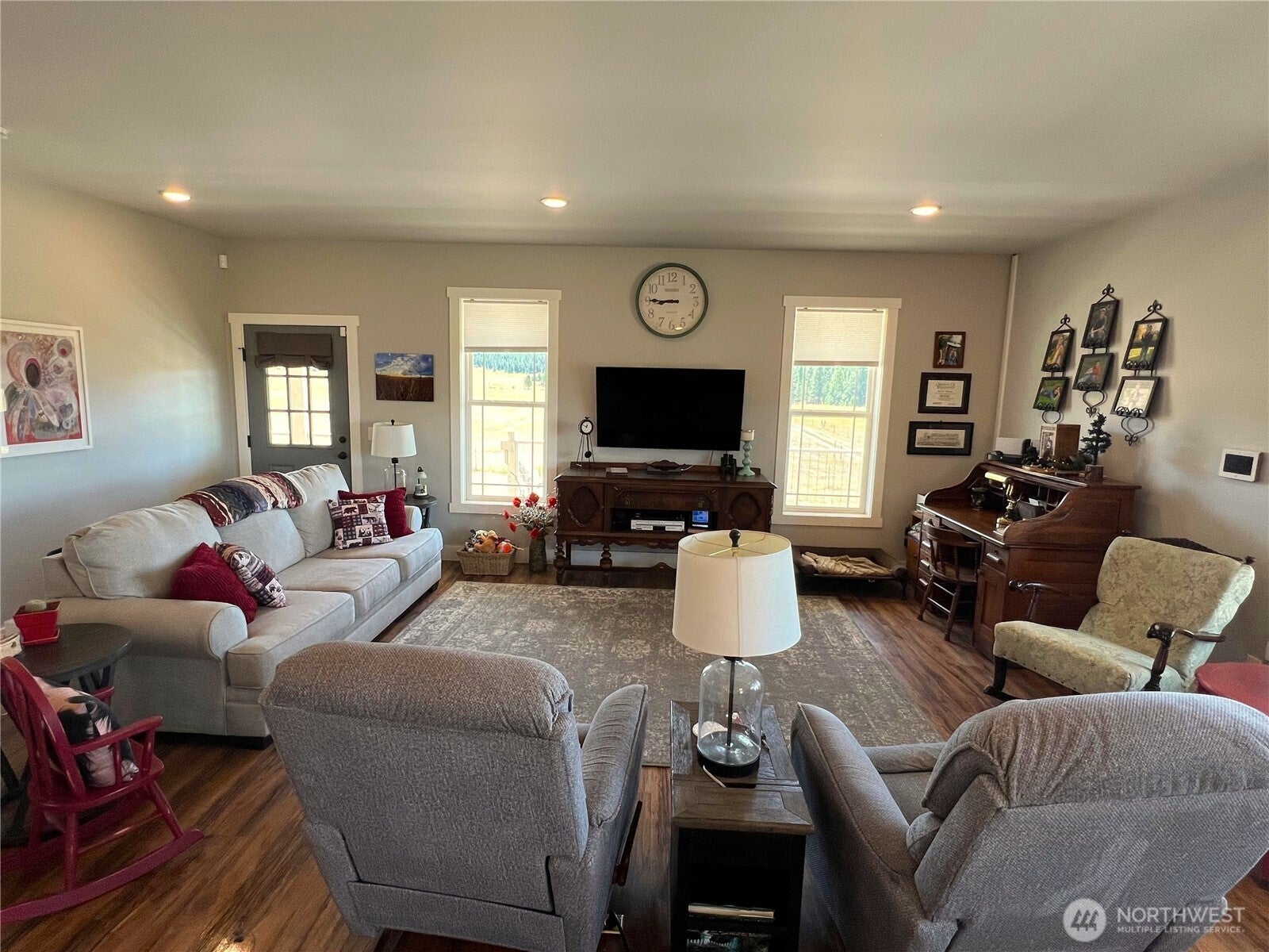 Tonasket, Washington, 98855, United States, 3 Bedrooms Bedrooms, ,2 BathroomsBathrooms,Residential,For Sale,2002069