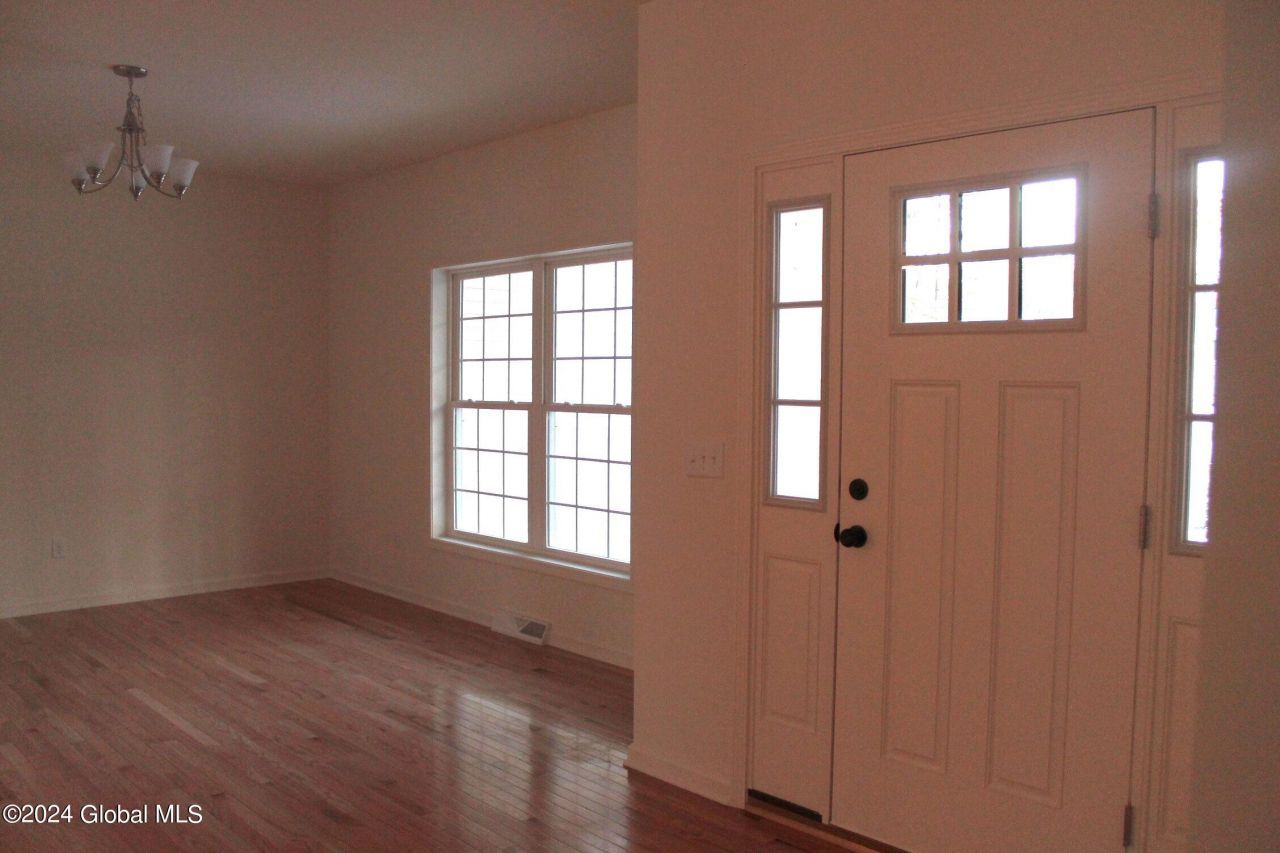 Mechanicville, New York, 12118, United States, 3 Bedrooms Bedrooms, ,2 BathroomsBathrooms,Residential,For Sale,1989562