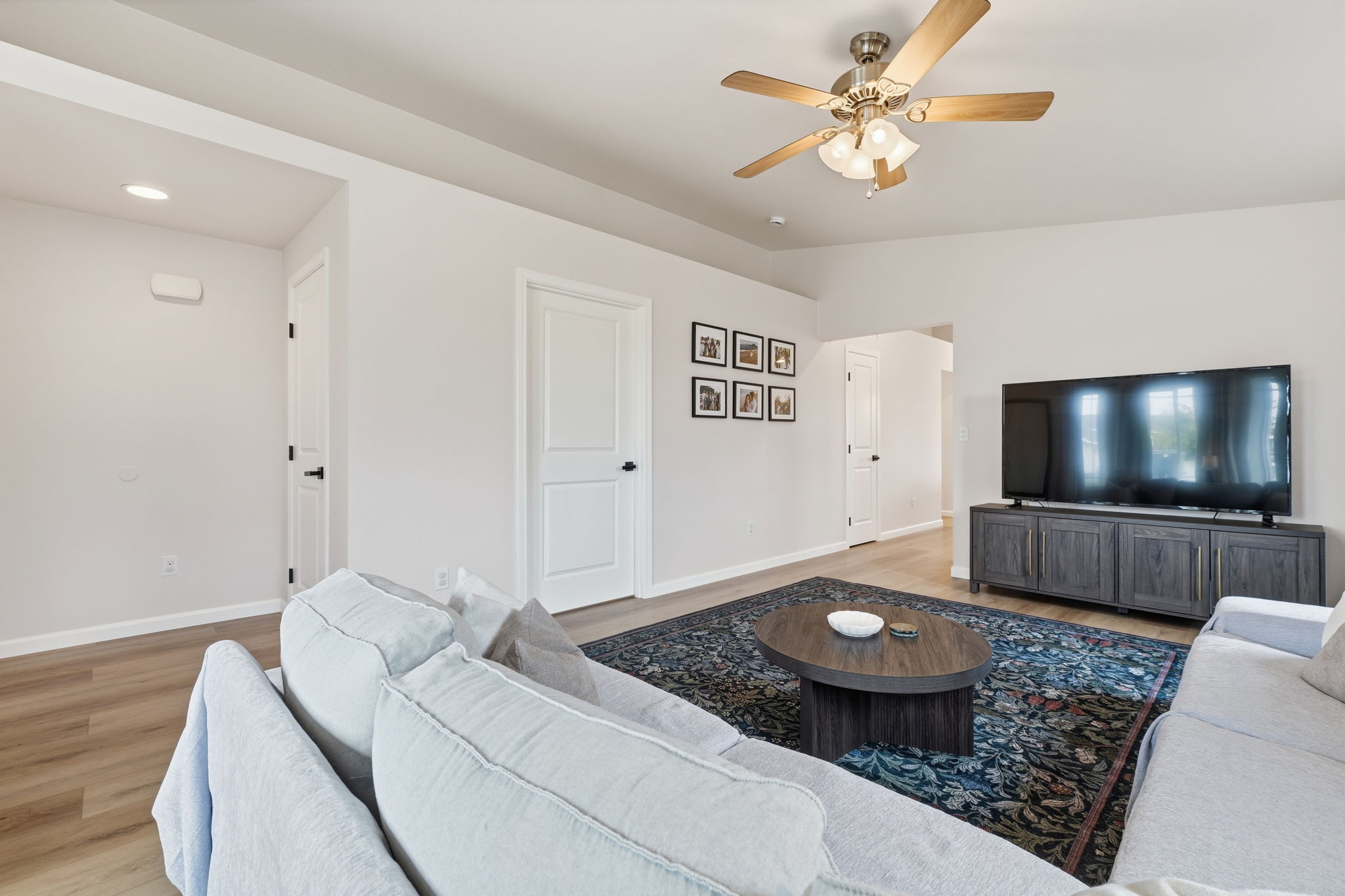  Welcome to this inviting single-story home in West Pasco - 物件實景