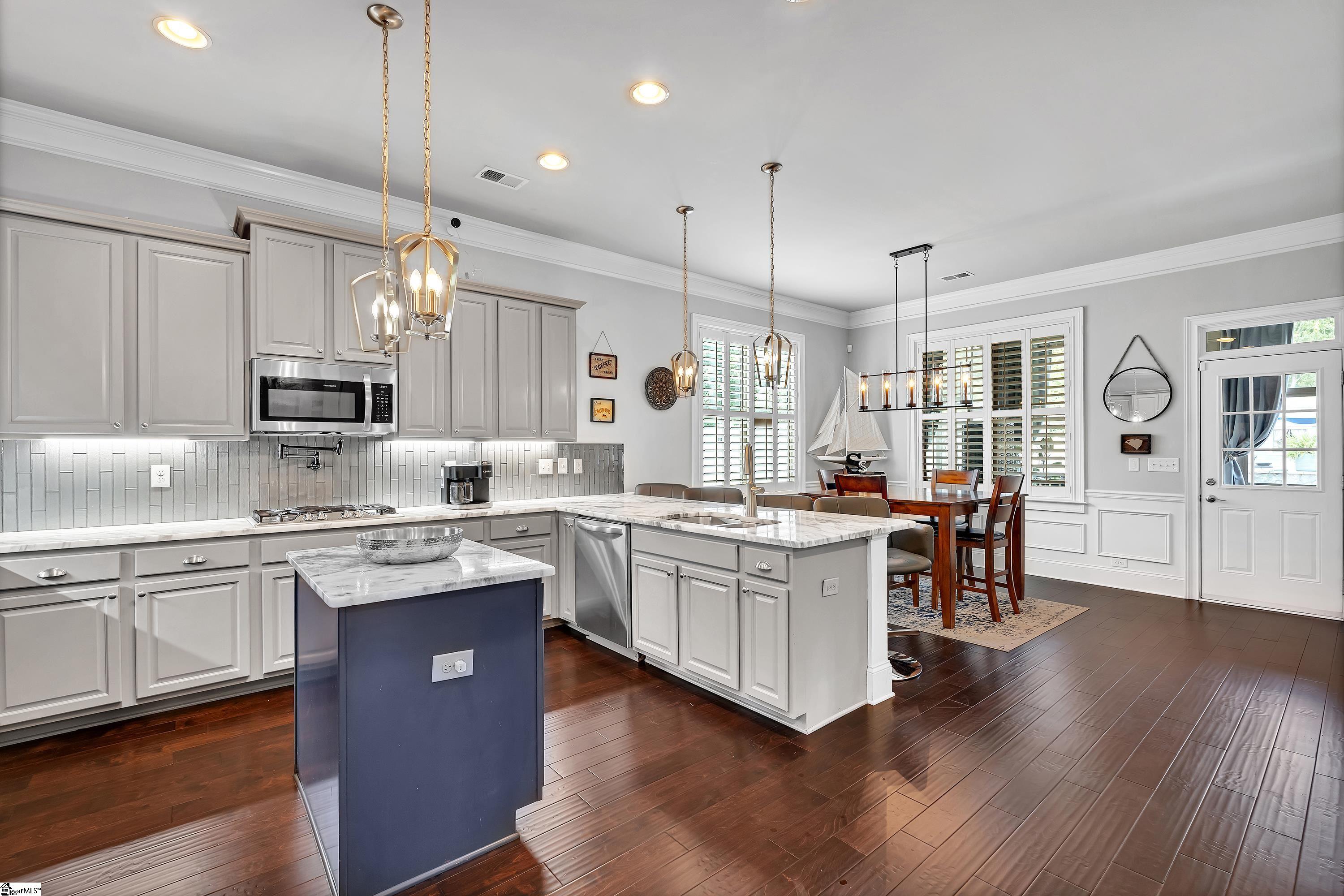 Simpsonville, South Carolina, 29681, United States, 5 Bedrooms Bedrooms, ,4 BathroomsBathrooms,Residential,For Sale,1885438