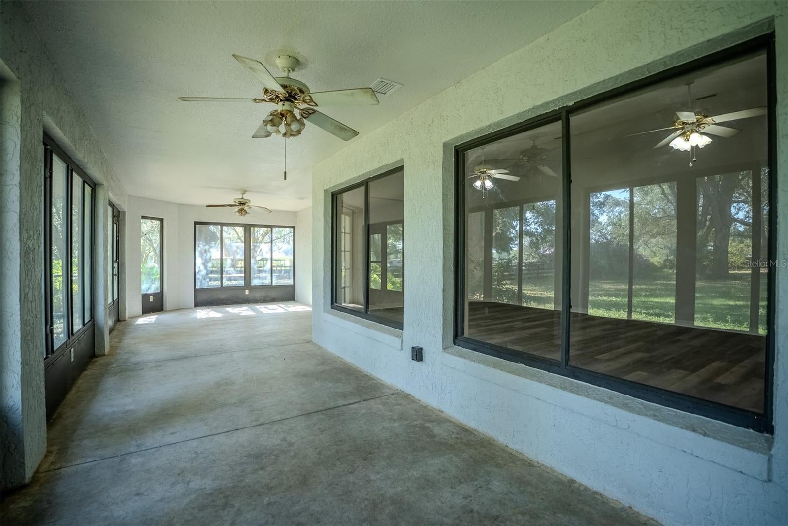 LADY LAKE, Florida, 32159, United States, 5 Bedrooms Bedrooms, ,3 BathroomsBathrooms,Residential,For Sale,1850305