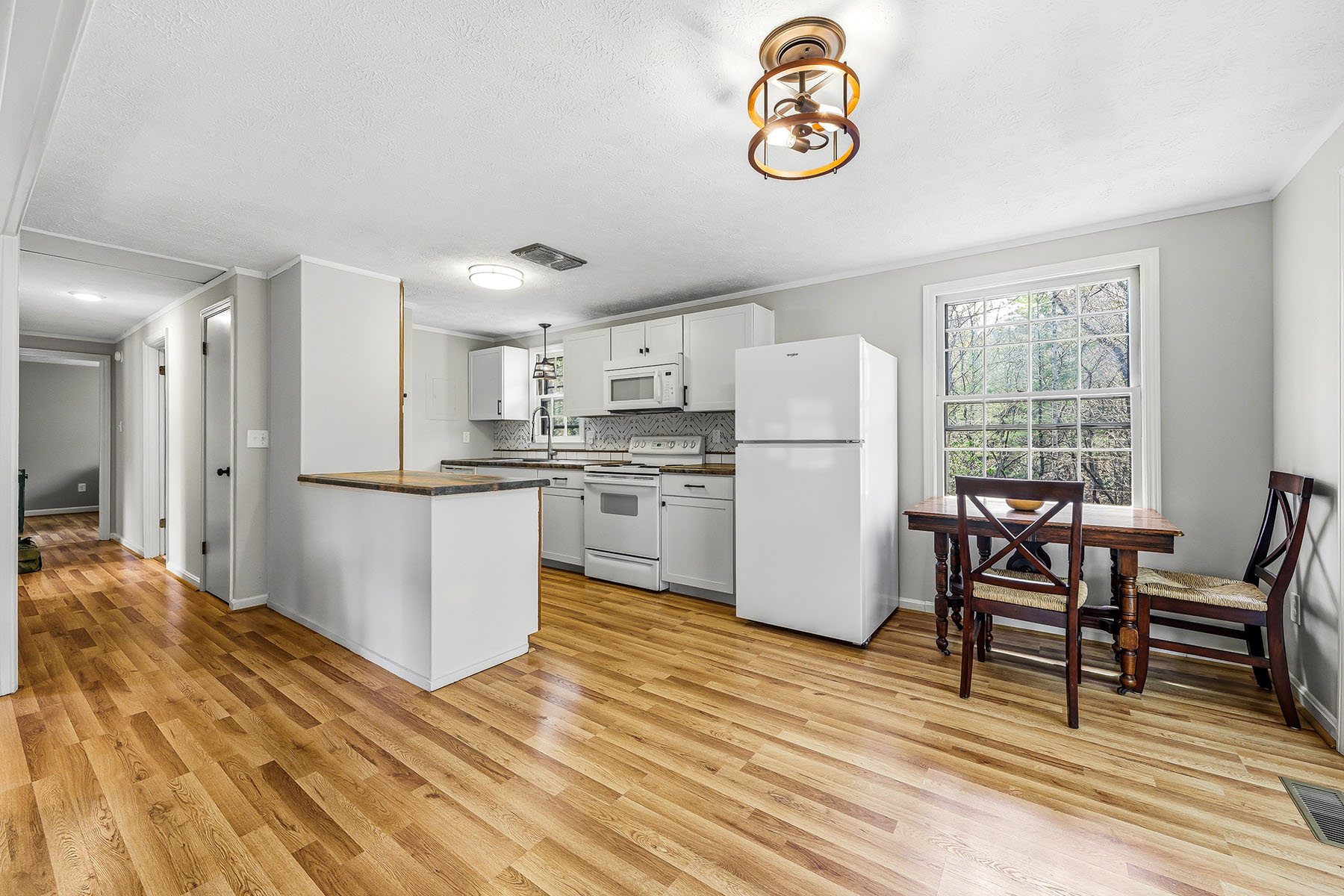  PISGAH FOREST - 物件實景