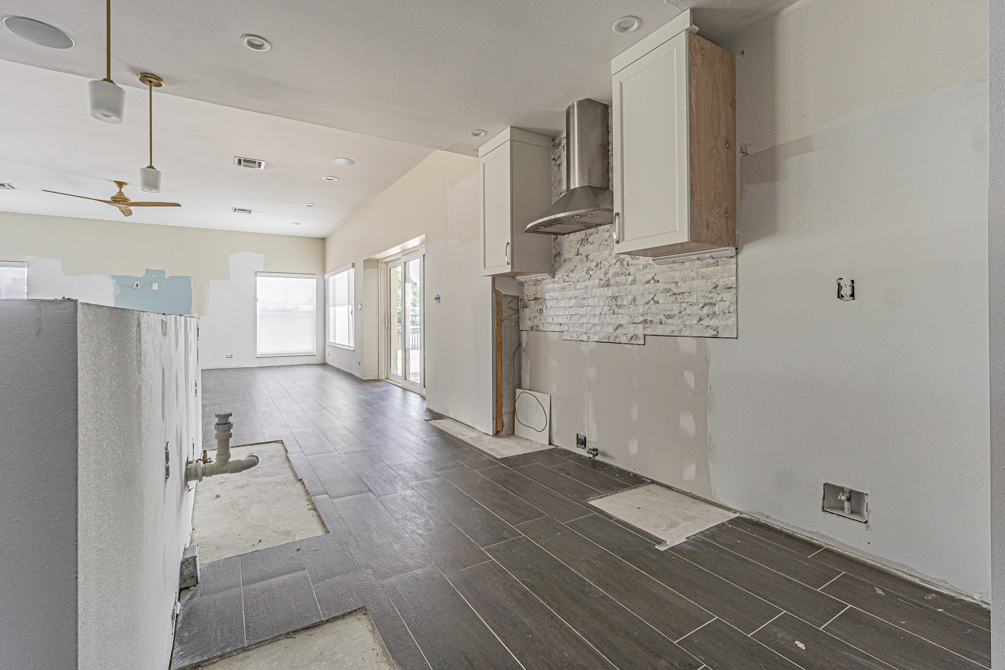 St. Petersburg, Florida, 33704, United States, 4 Bedrooms Bedrooms, ,3 BathroomsBathrooms,Residential,For Sale,1979413