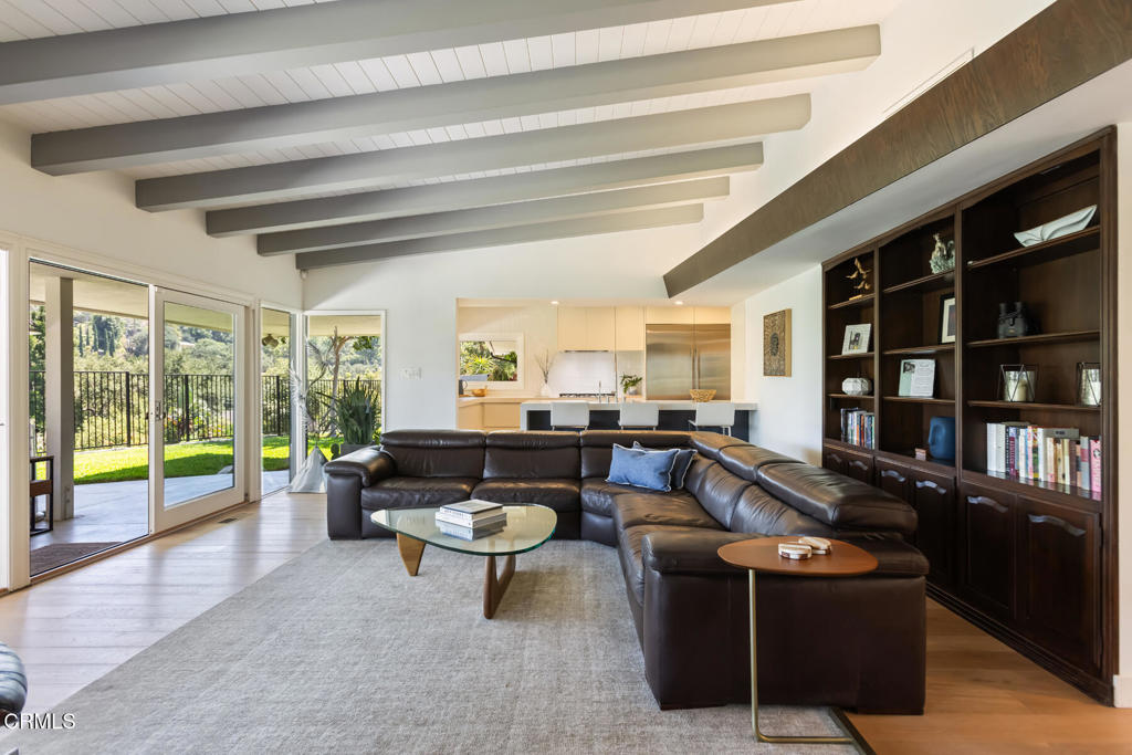 La Canada Flintridge, California, 91011, United States, 3 Bedrooms Bedrooms, ,3 BathroomsBathrooms,Residential,For Sale,1941612