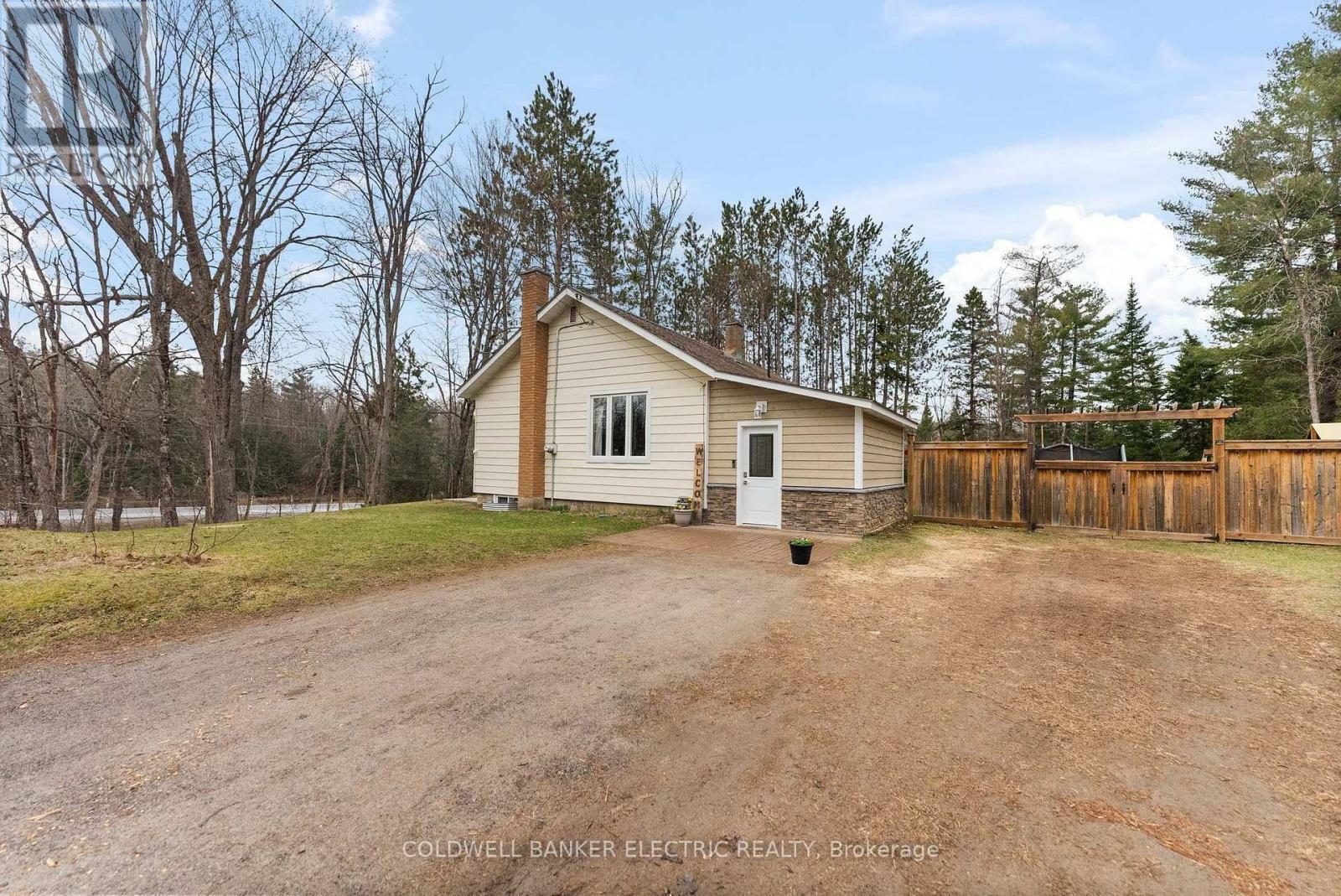 NORTH KAWARTHA, Ontario, K0L 1A0, CA, 3 Bedrooms Bedrooms, ,1 BathroomBathrooms,Residential,For Sale,1882801