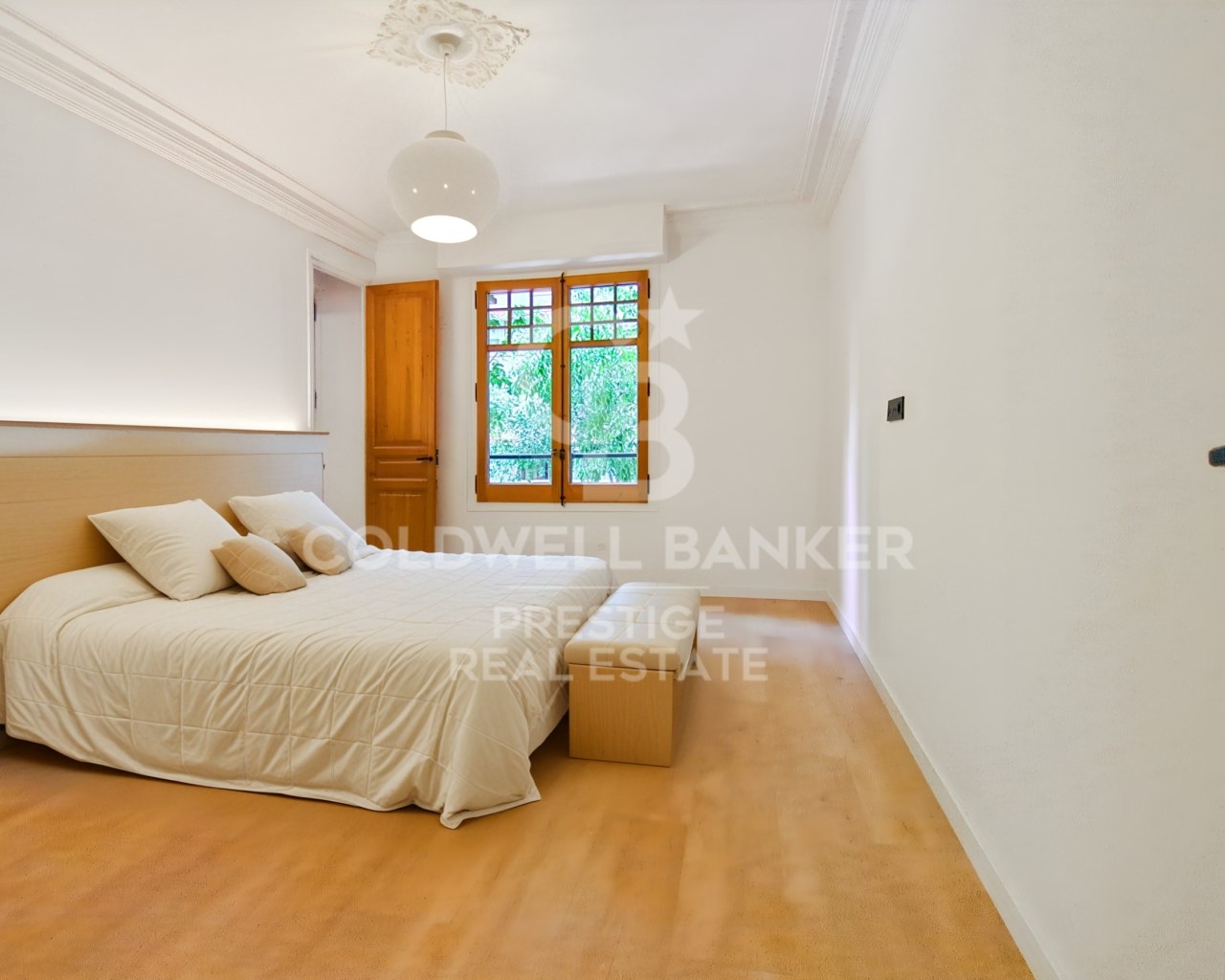 Barcelona, Catalonia, ES, 4 Bedrooms Bedrooms, ,2 BathroomsBathrooms,Residential,For Sale,1708054