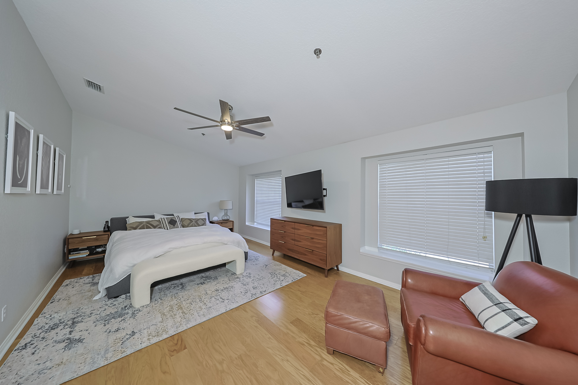 Tampa, Florida, 33629, United States, 3 Bedrooms Bedrooms, ,3 BathroomsBathrooms,Residential,For Sale,1980841