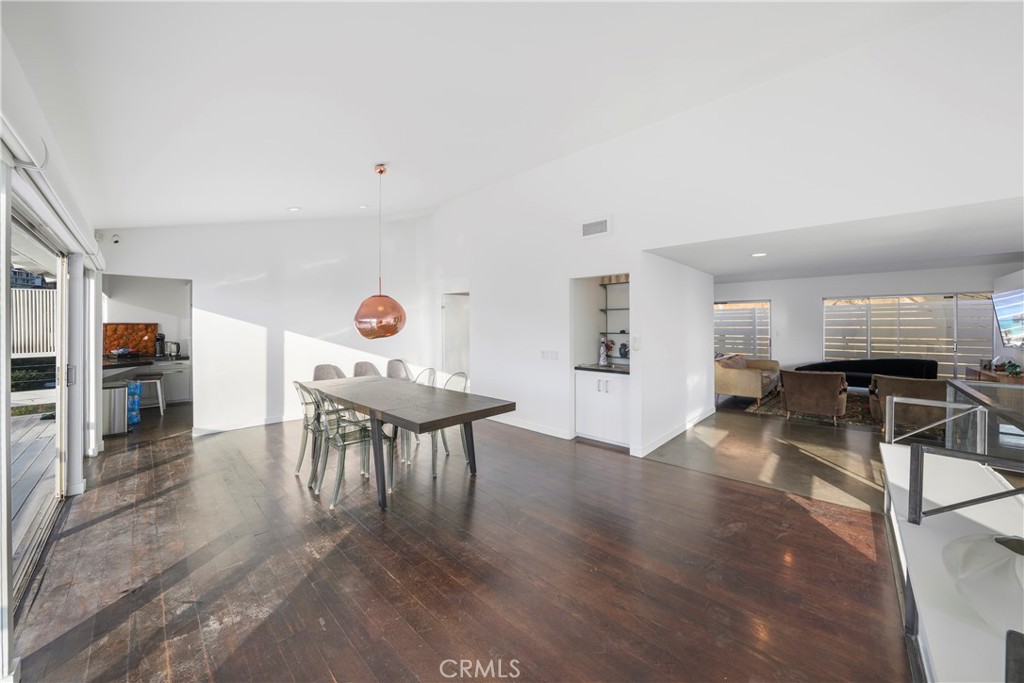 Los Angeles, California, 90069, United States, 3 Bedrooms Bedrooms, ,1 BathroomBathrooms,Residential,For Sale,1897836