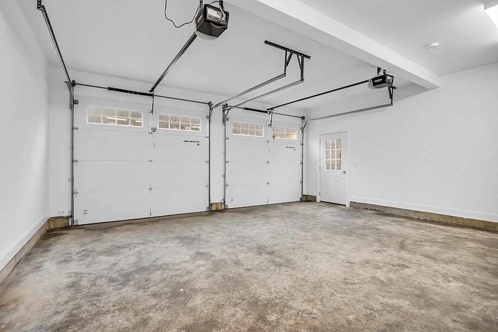 Leominster, Massachusetts, 01453, United States, 4 Bedrooms Bedrooms, ,3 BathroomsBathrooms,Residential,For Sale,1828563