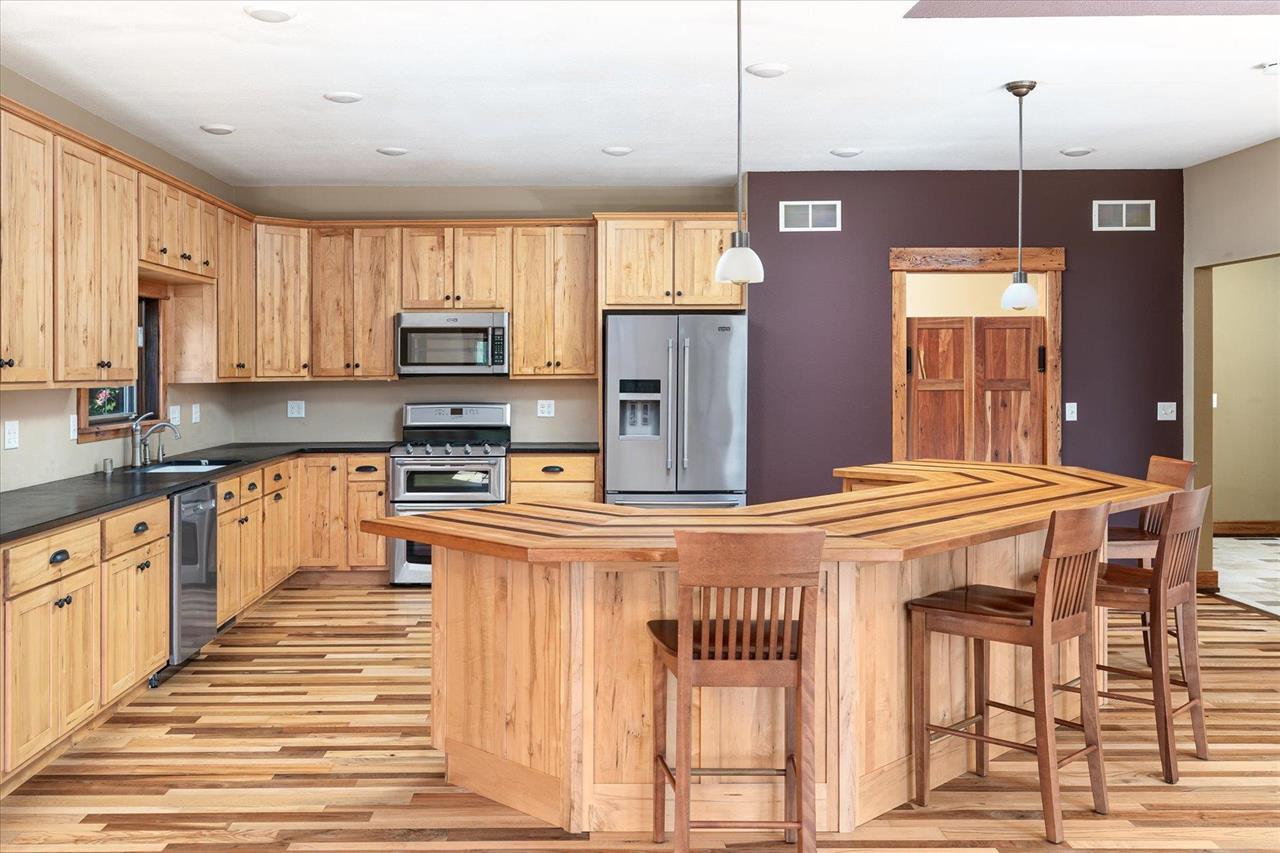 Westby, Wisconsin, 54667, United States, 3 Bedrooms Bedrooms, ,3 BathroomsBathrooms,Residential,For Sale,1977148