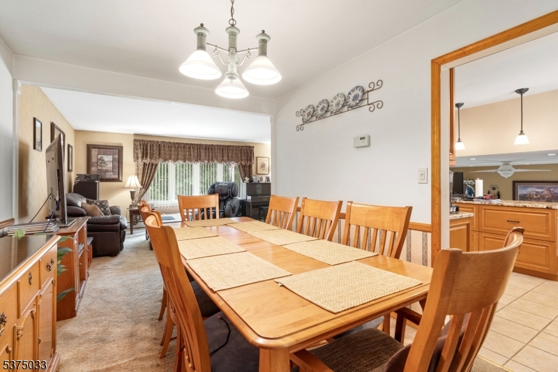 Rockaway Twp., New Jersey, 07866, United States, 3 Bedrooms Bedrooms, ,3 BathroomsBathrooms,Residential,For Sale,1906330