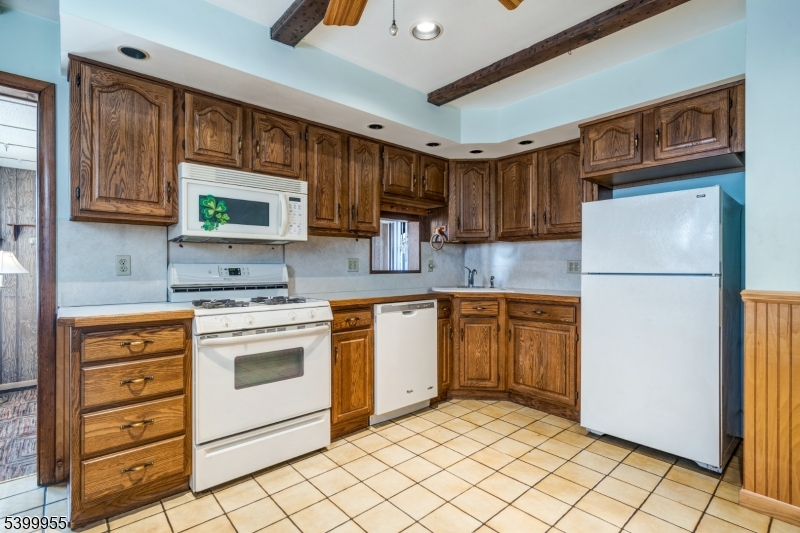 Clark Twp., New Jersey, 07066, United States, 4 Bedrooms Bedrooms, ,2 BathroomsBathrooms,Residential,For Sale,2003135