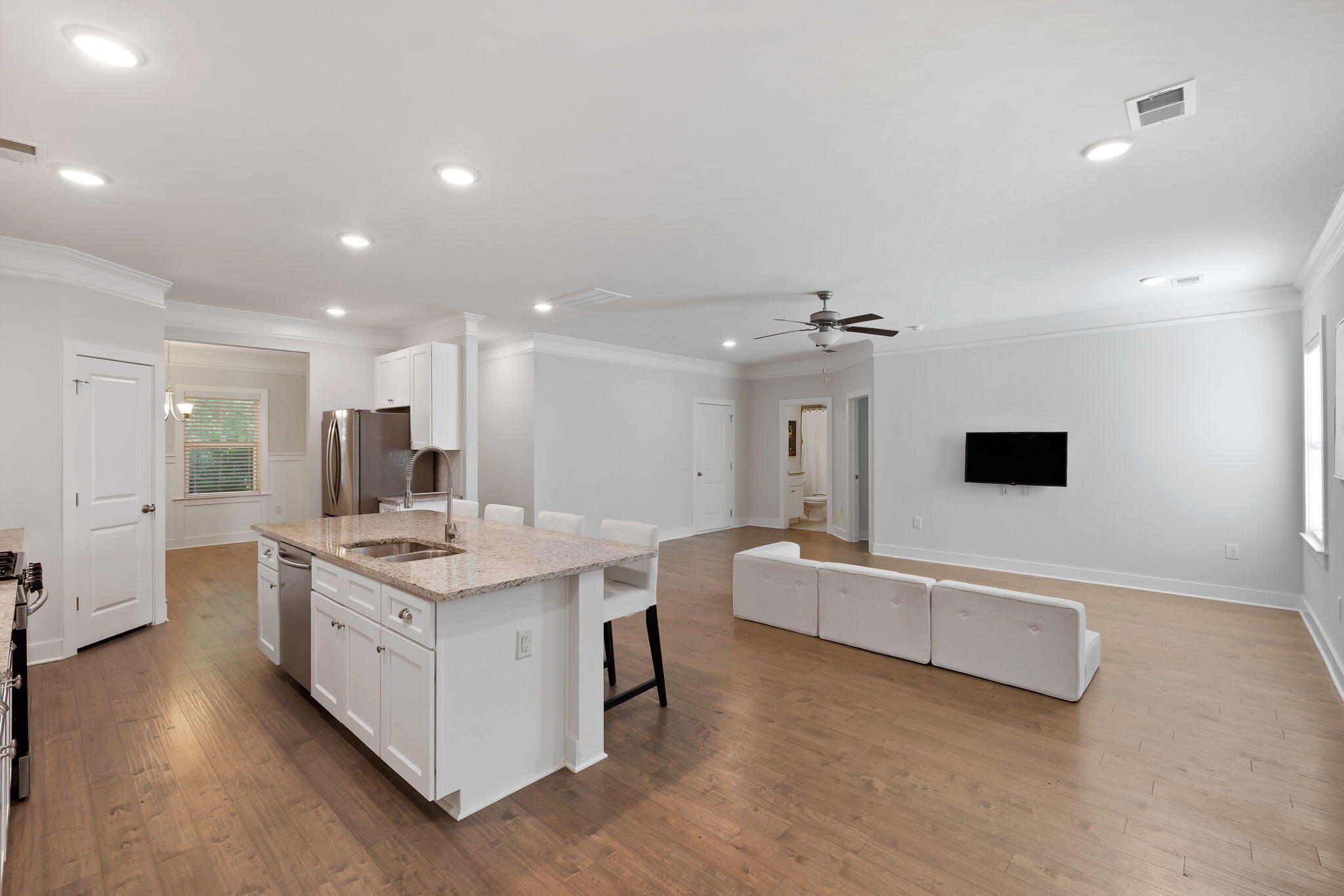 Charleston, South Carolina, 29407, United States, 4 Bedrooms Bedrooms, ,3 BathroomsBathrooms,Residential,For Sale,1866591