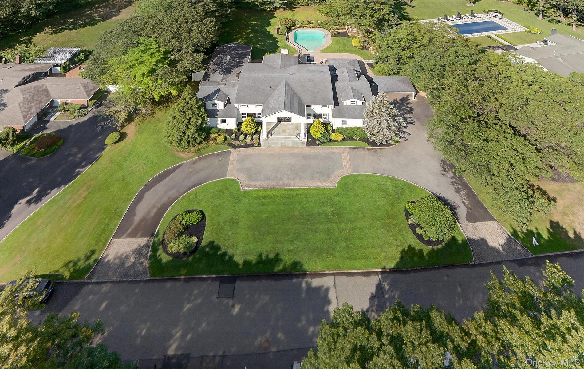 Woodbury, New York, 11797, United States, 5 Bedrooms Bedrooms, ,6 BathroomsBathrooms,Residential,For Sale,1918098