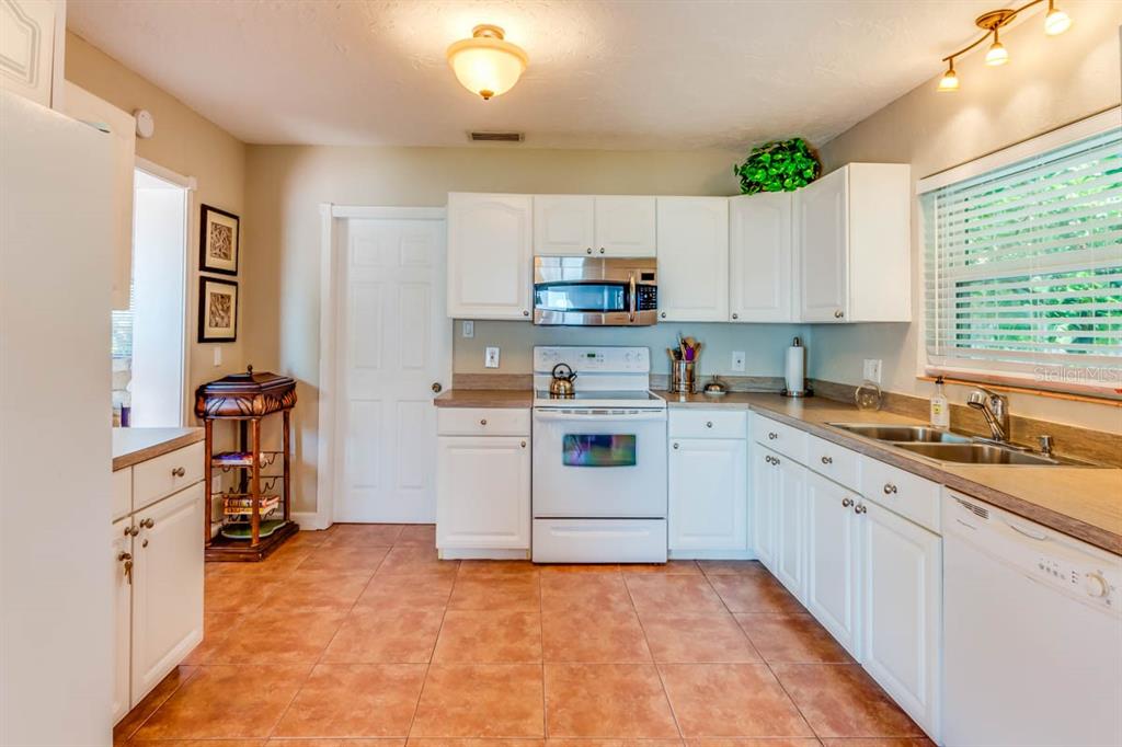 St Pete Beach, Florida, 33706, United States, 3 Bedrooms Bedrooms, ,2 BathroomsBathrooms,Residential,For Sale,1942197