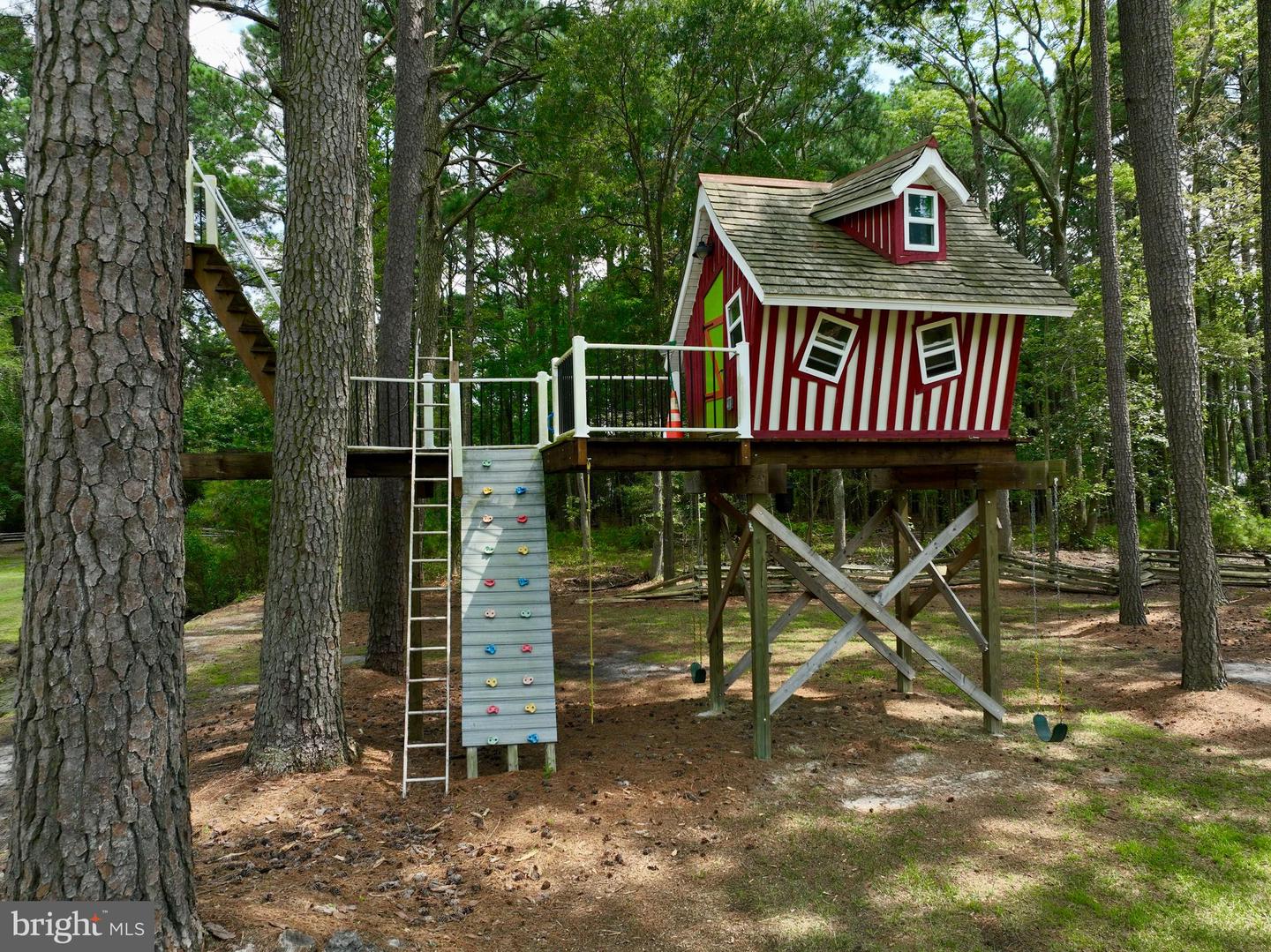 Crisfield, Maryland, 21817, United States, 3 Bedrooms Bedrooms, ,3 BathroomsBathrooms,Residential,For Sale,1897378