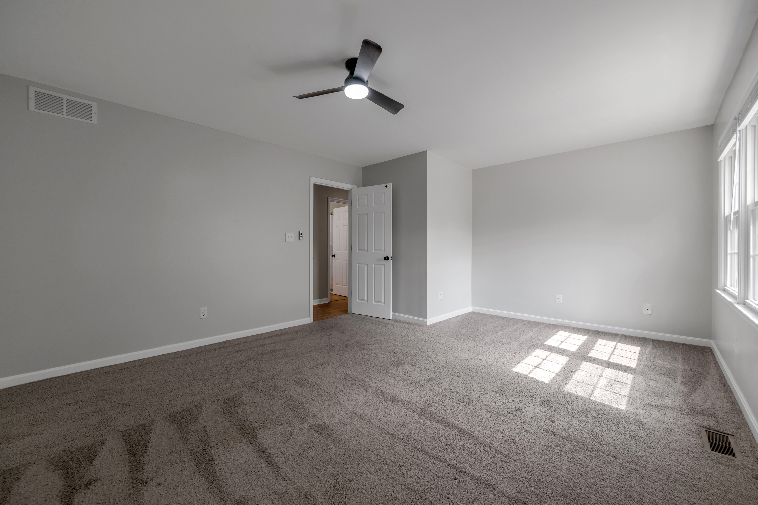  4688 Spring Creek Drive - 物件實景