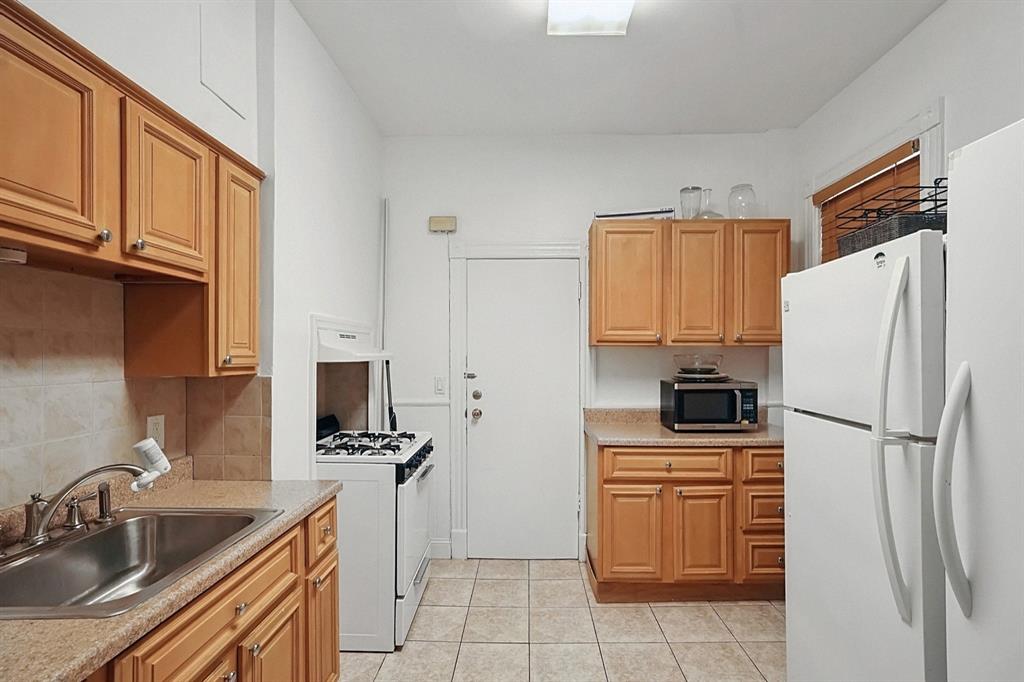 Mount Vernon, New York, 10550, United States, 4 Bedrooms Bedrooms, ,3 BathroomsBathrooms,Residential,For Sale,1943288