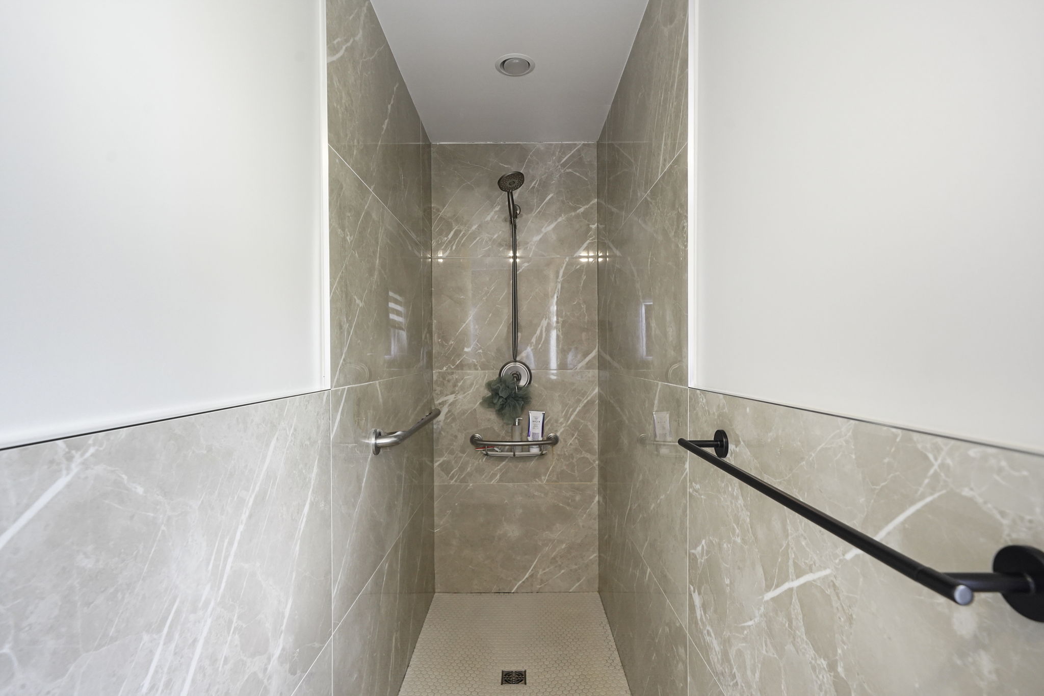 Cedarhurst, New York, 11516, United States, 5 Bedrooms Bedrooms, ,5 BathroomsBathrooms,Residential,For Sale,1851144