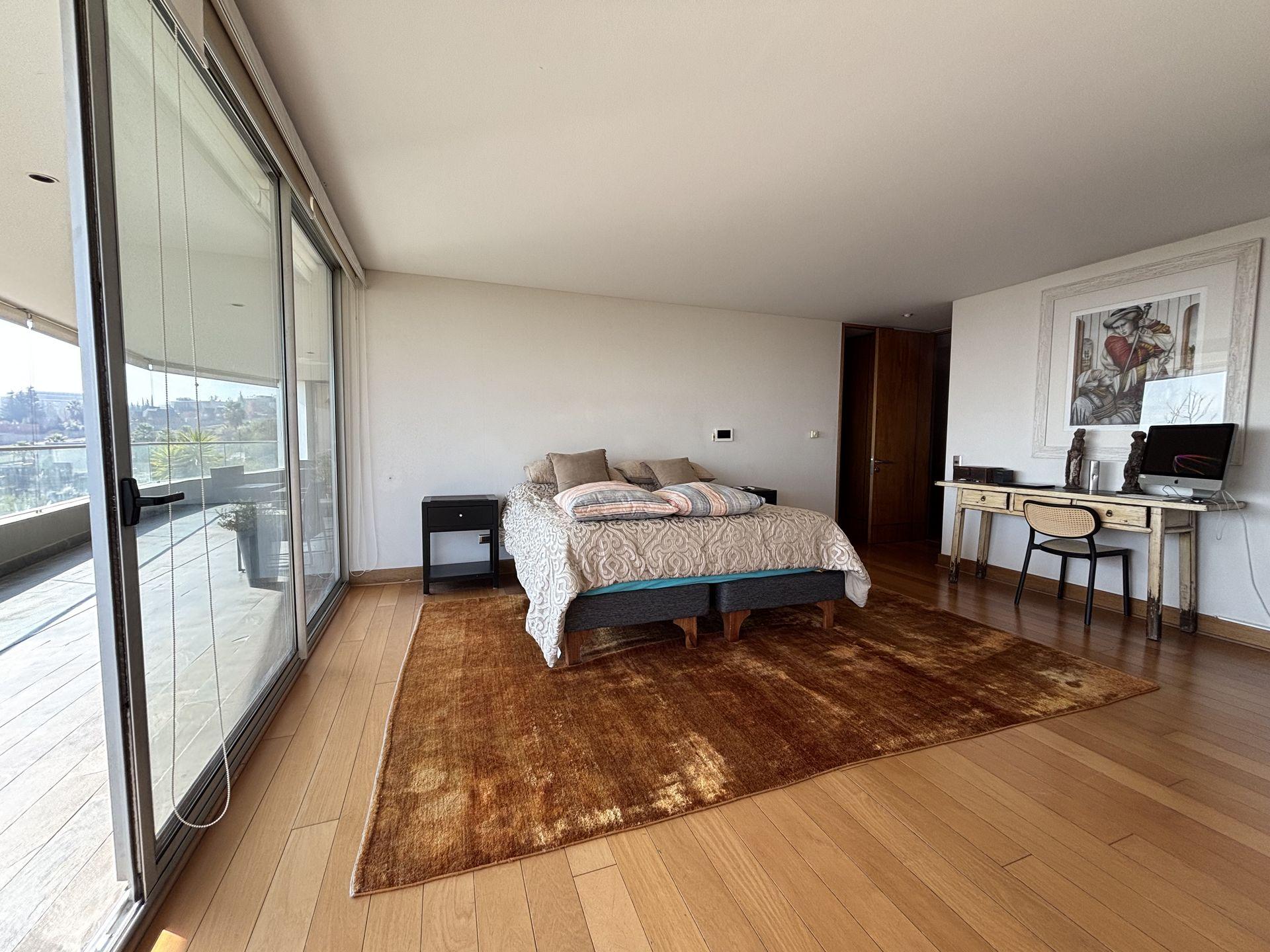 Las Condes, Chile, 6 Bedrooms Bedrooms, ,5 BathroomsBathrooms,Residential,For Sale,1898716