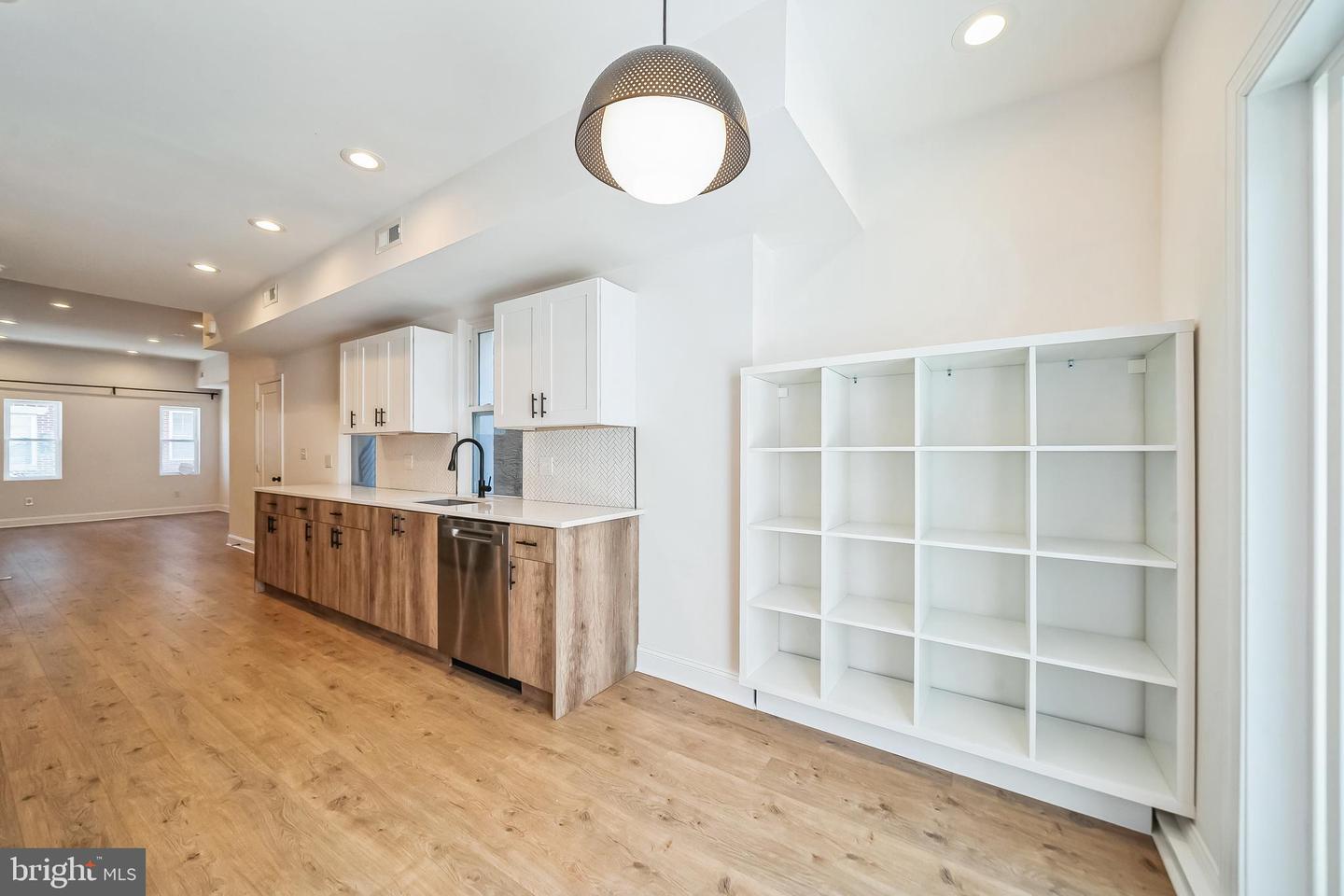 Philadelphia, Pennsylvania, 19130, United States, 4 Bedrooms Bedrooms, ,3 BathroomsBathrooms,Residential,For Sale,1949976