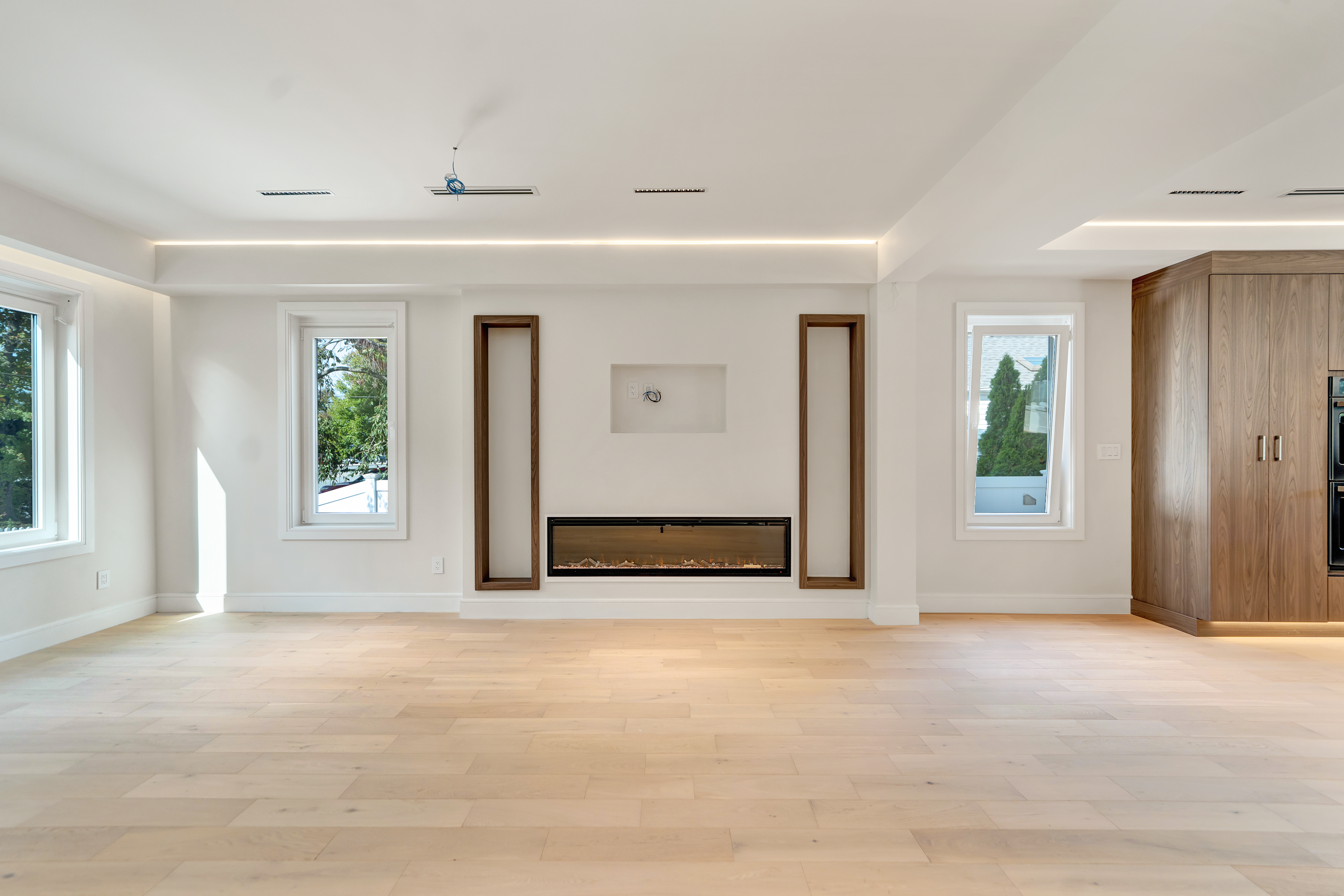  748 Carman Avenue, Westbury, NY, 11590 - 物件實景